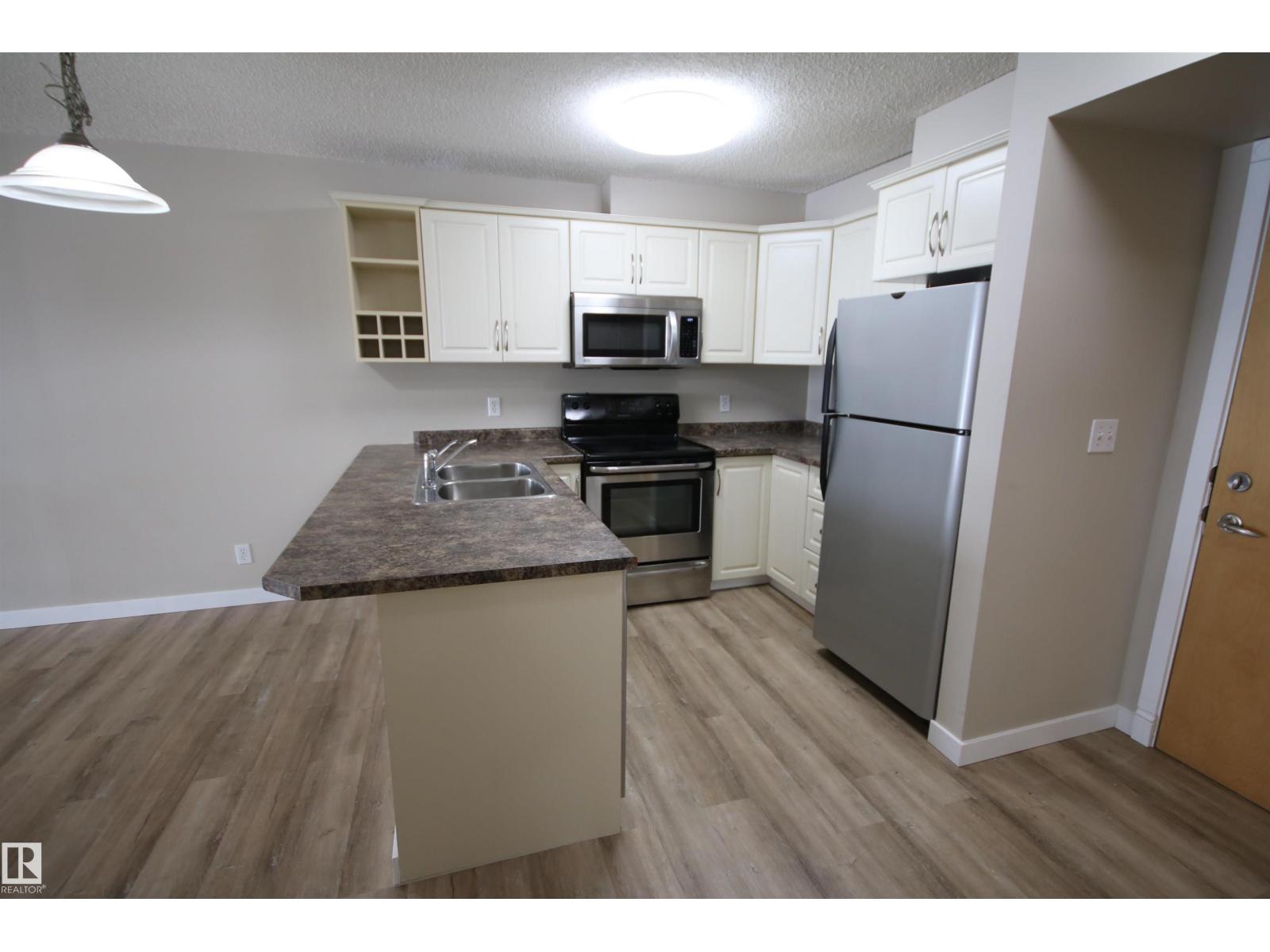 #422 17404 64 AV NW, Edmonton