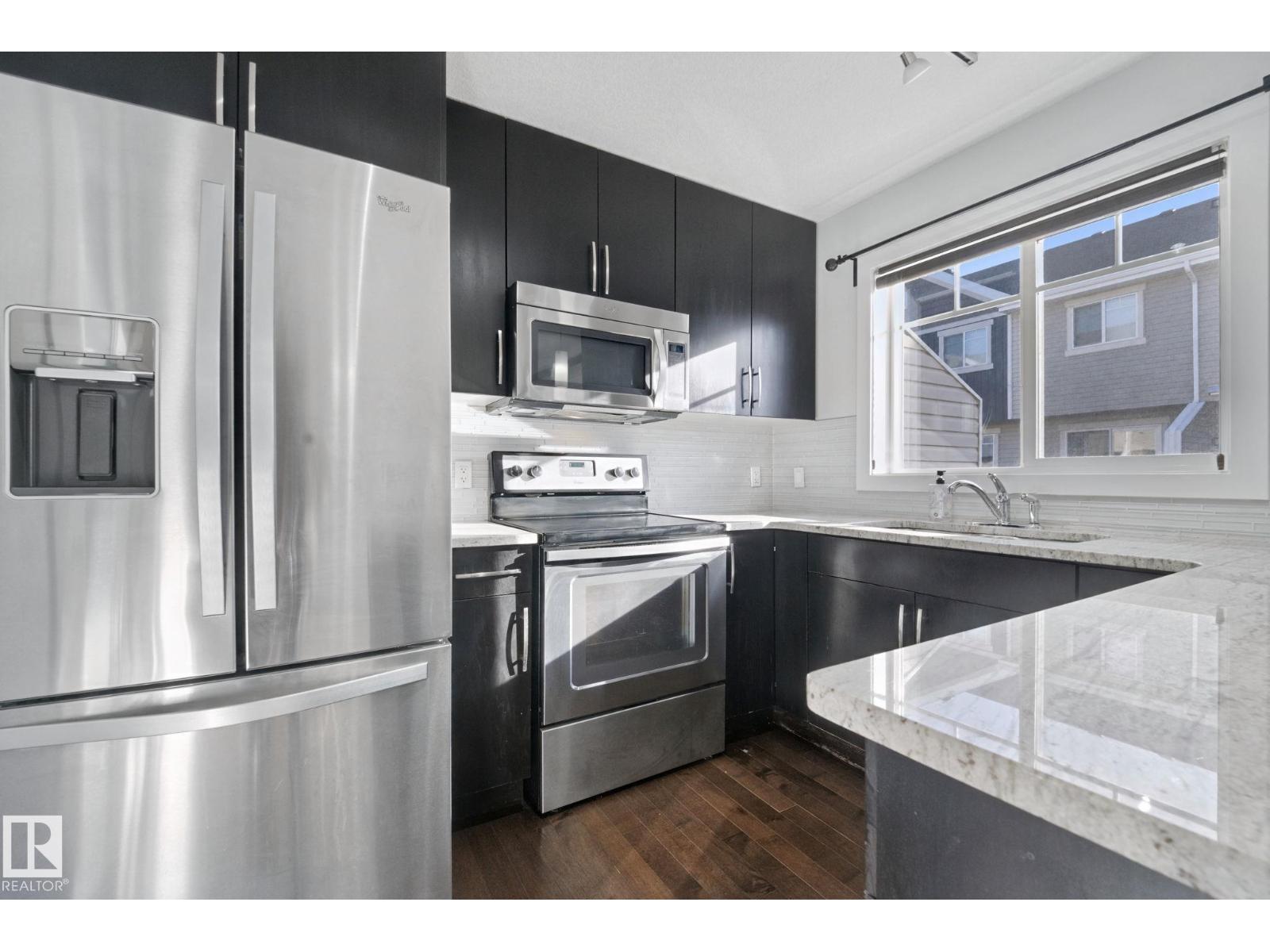 Property photograph 11 for MLS E4514638