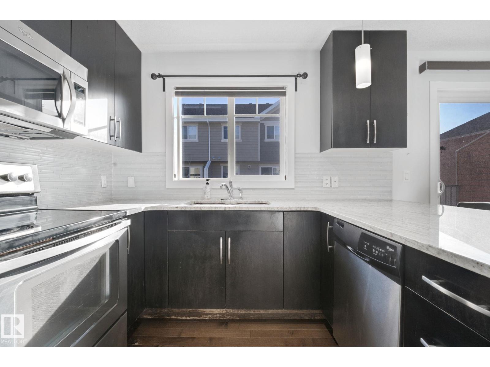Property photograph 13 for MLS E4514638
