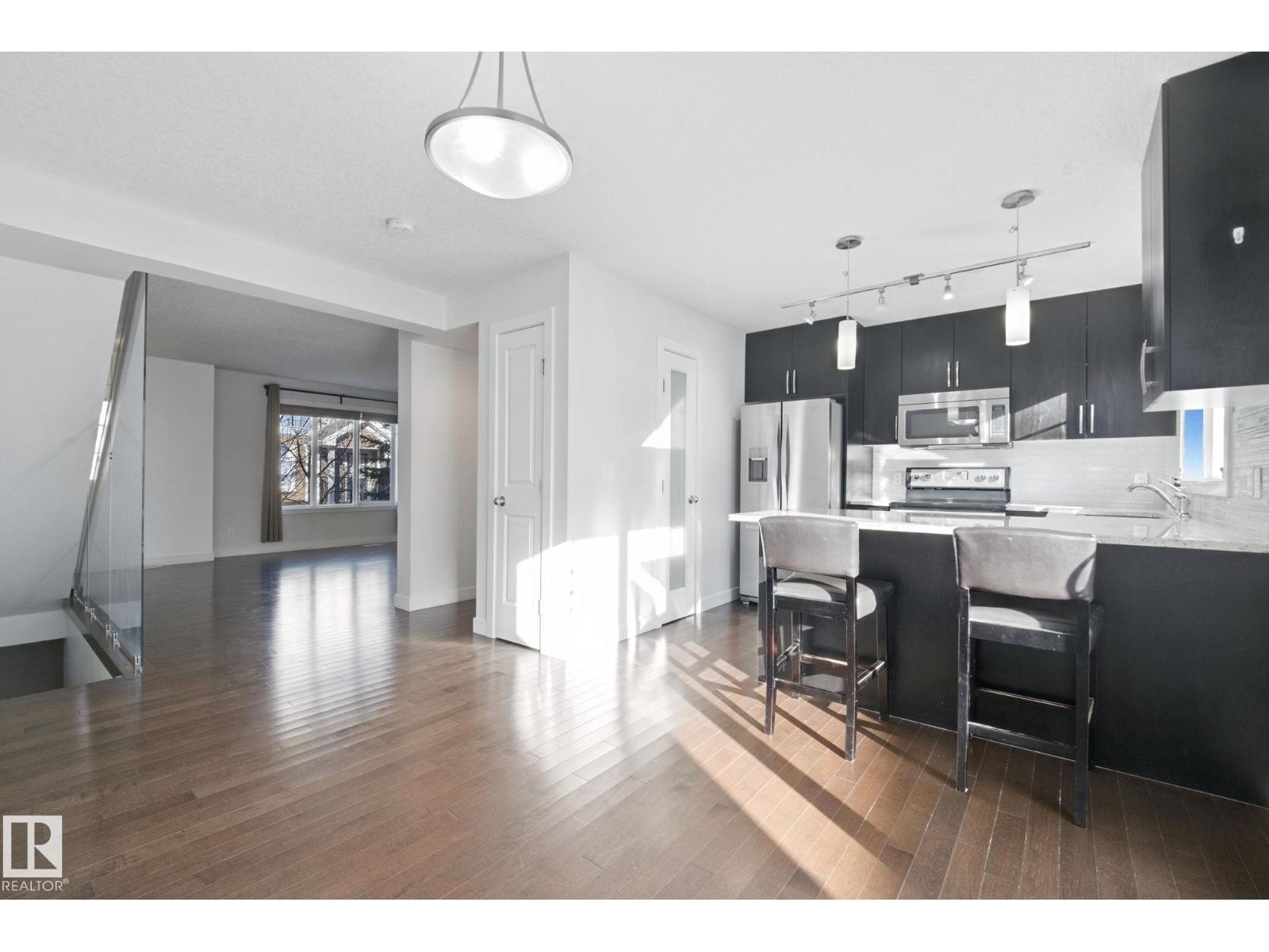 Property photograph 15 for MLS E4514638