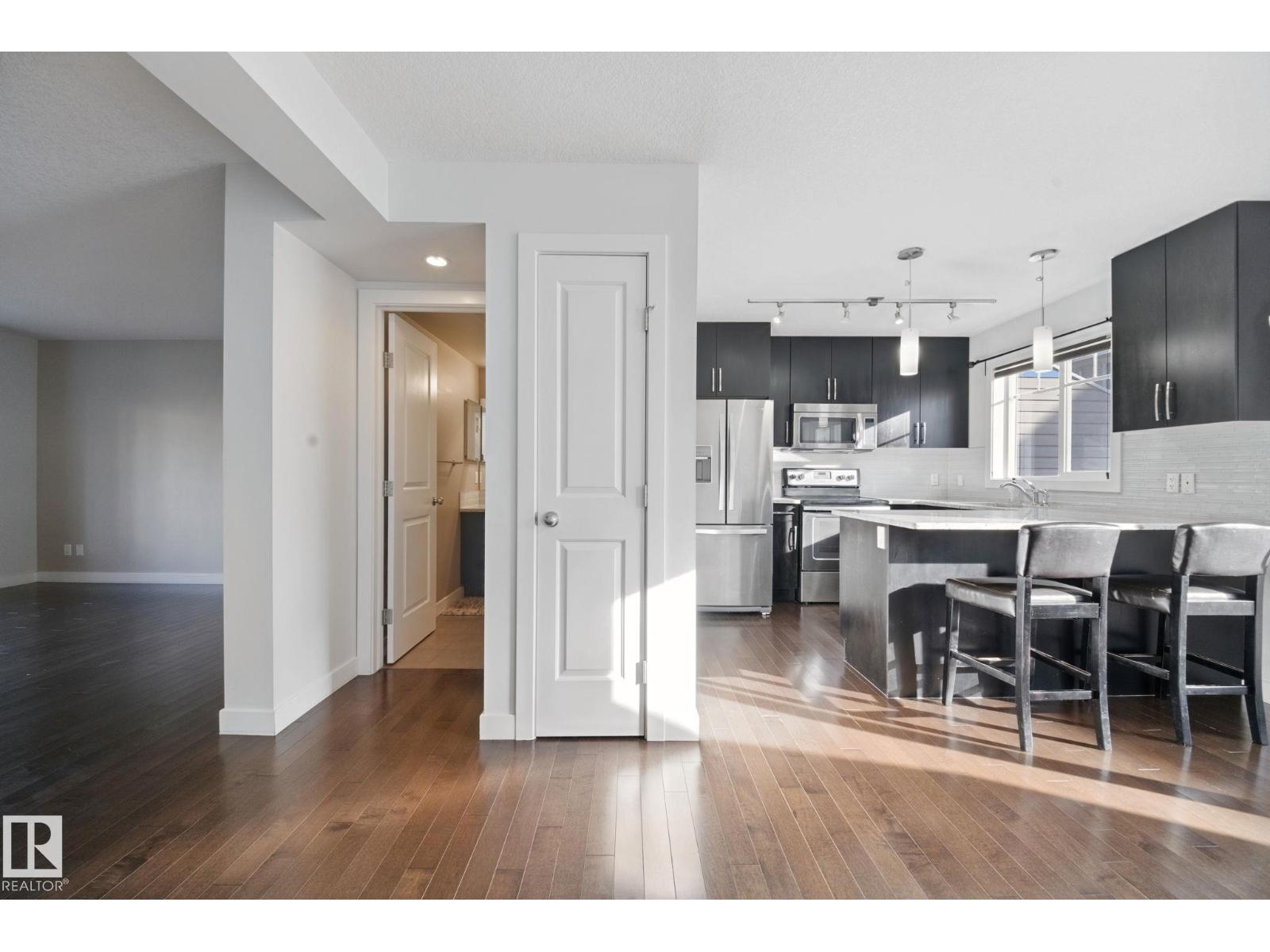 Property photograph 16 for MLS E4514638