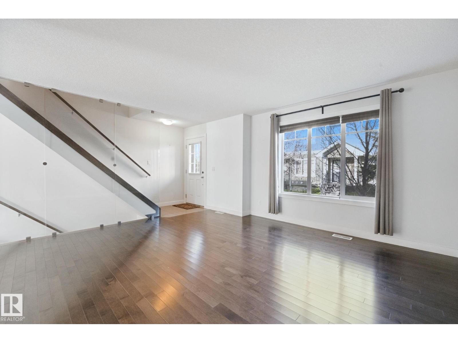 Property photograph 5 for MLS E4514638