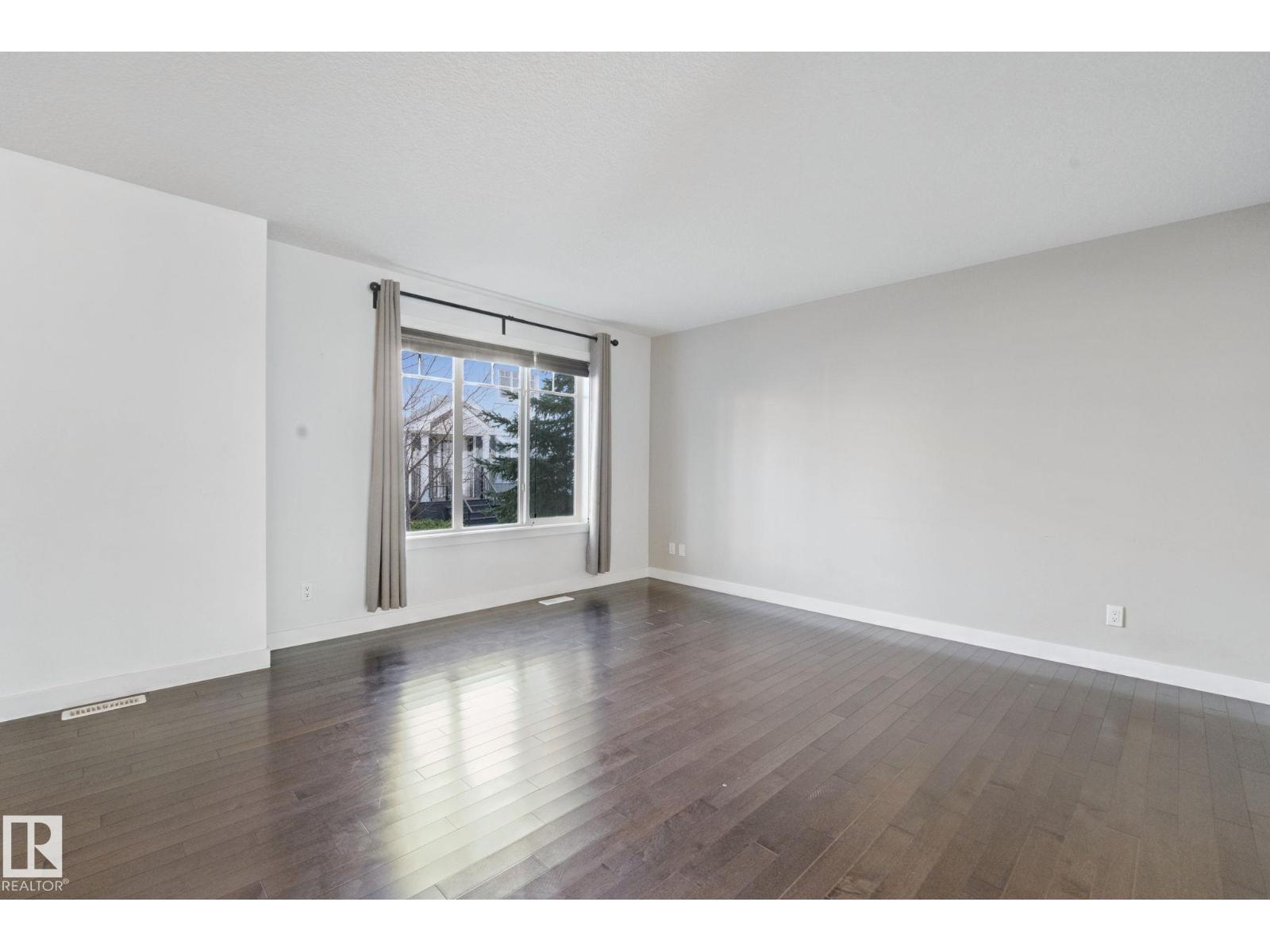 Property photograph 7 for MLS E4514638