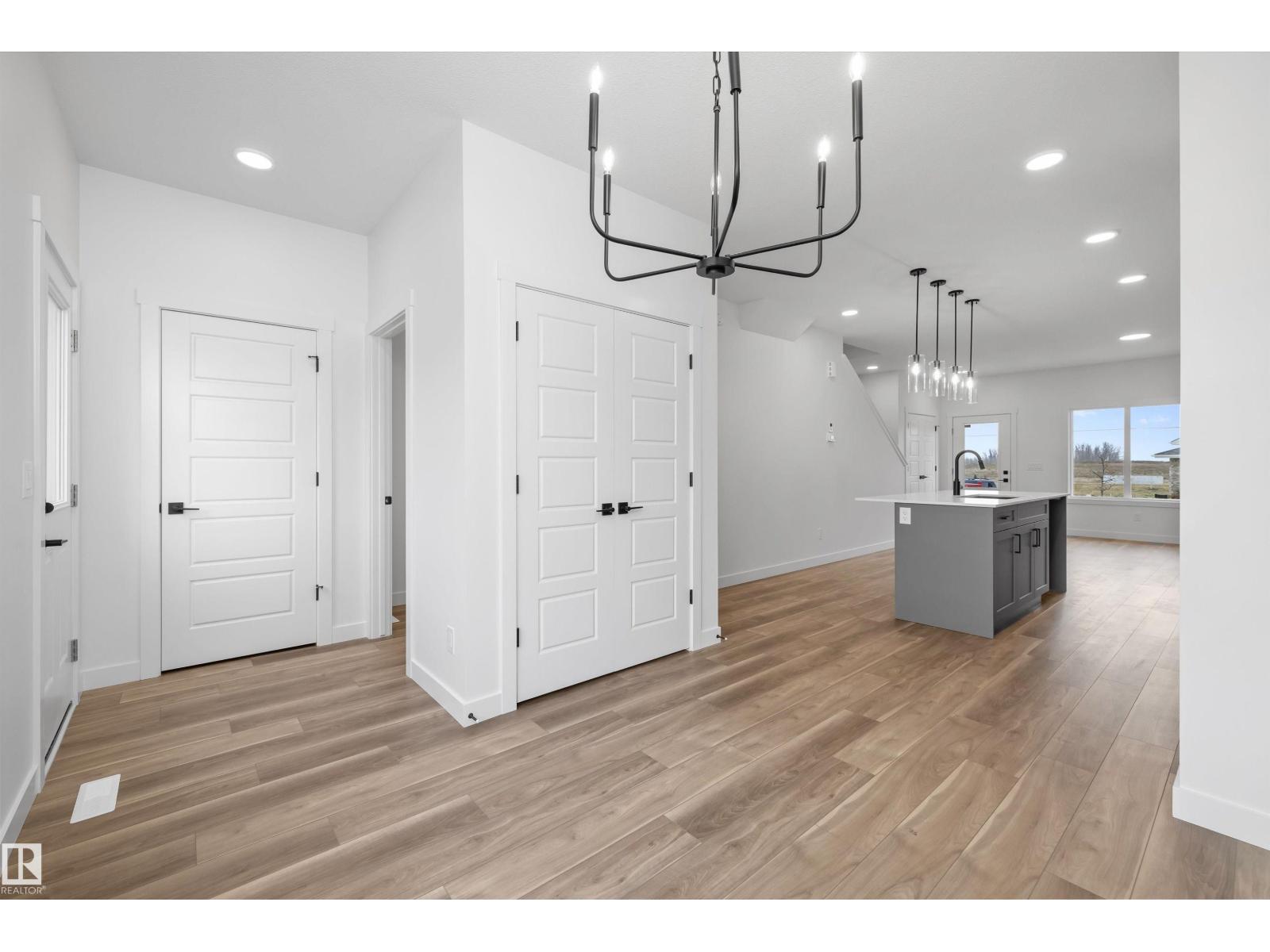 4554 Warbler LO NW, Edmonton