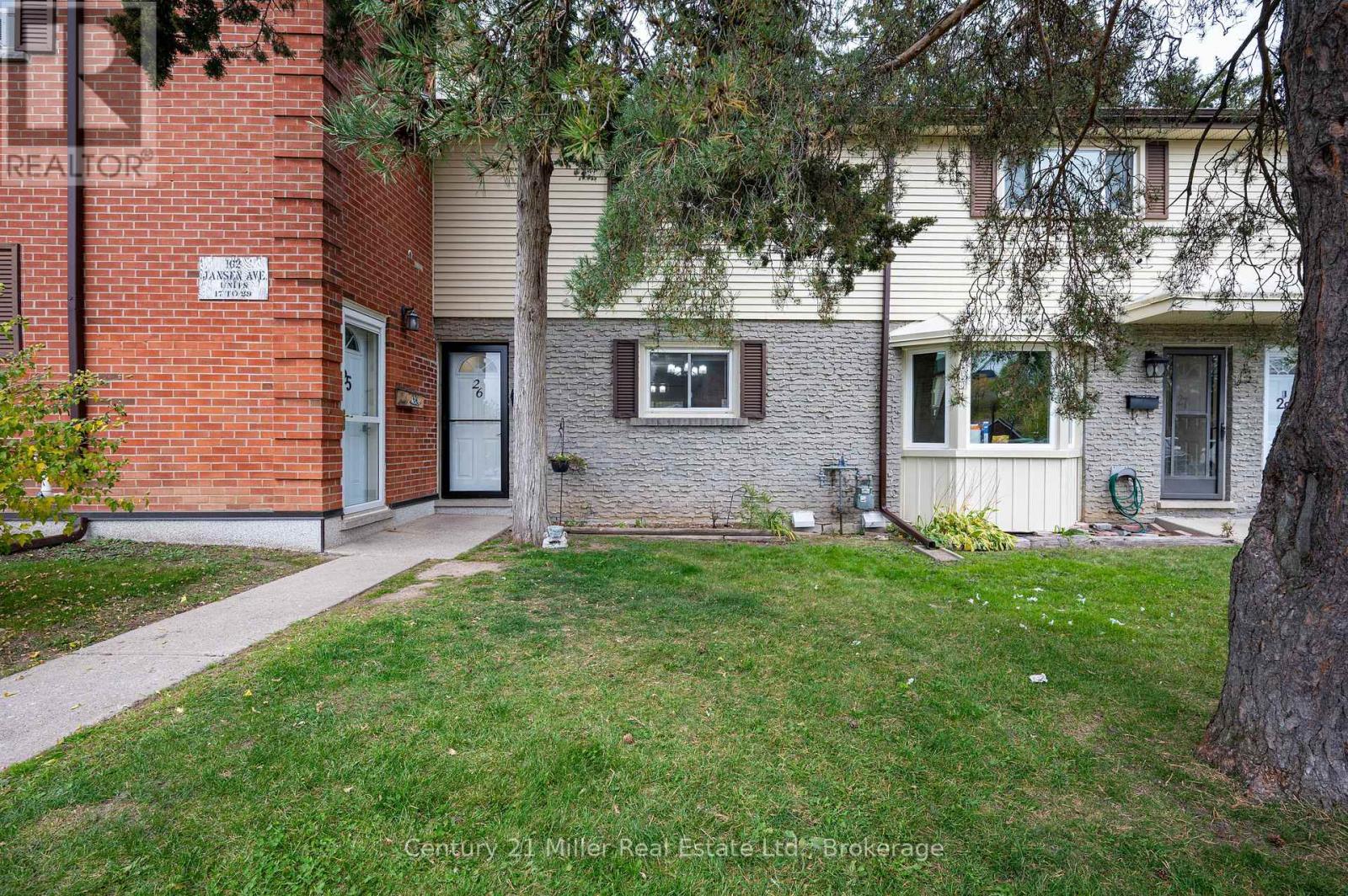 26 - 162 JANSEN AVENUE — photo 2