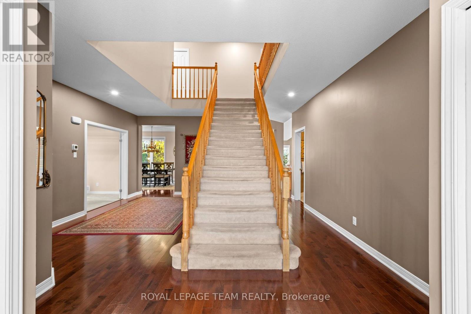 Open and spacious foyer
