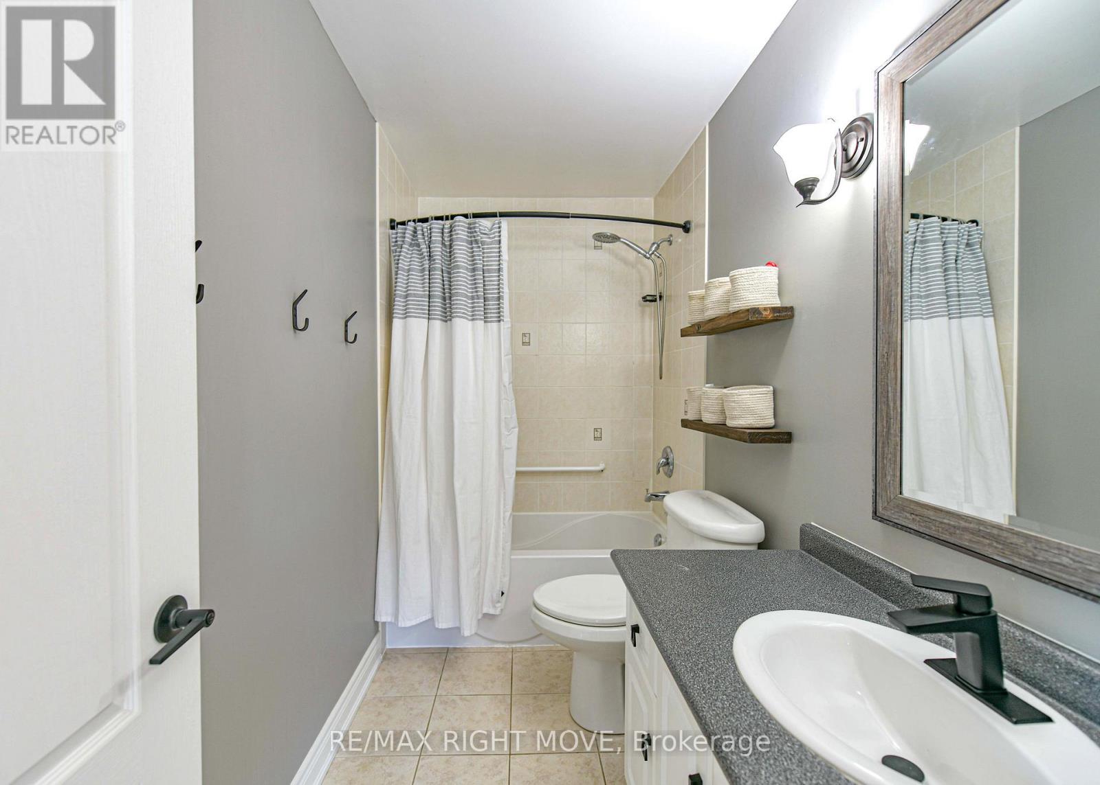 12-125 Huronia Road, Barrie photo 33