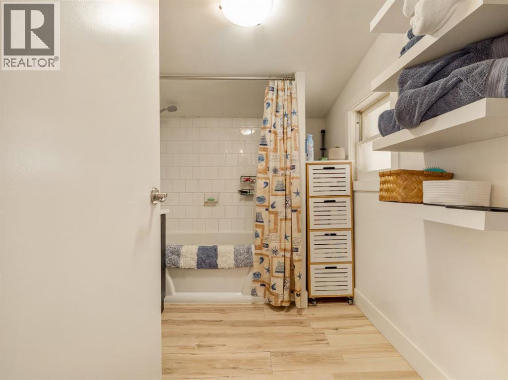 123 Noble Street, photo 5 of 31
