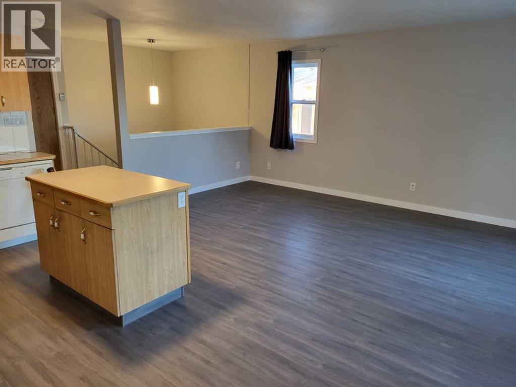 3, 236 St. James Boulevard N, Lethbridge — photo 5