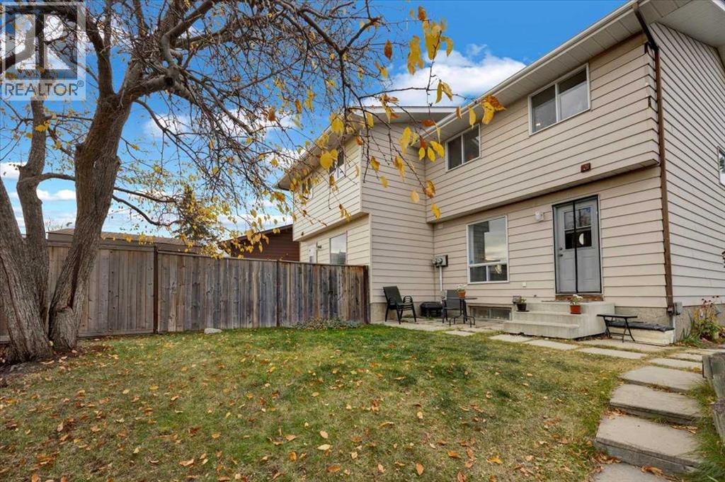 35 Berkley Court NW, Calgary — photo 32