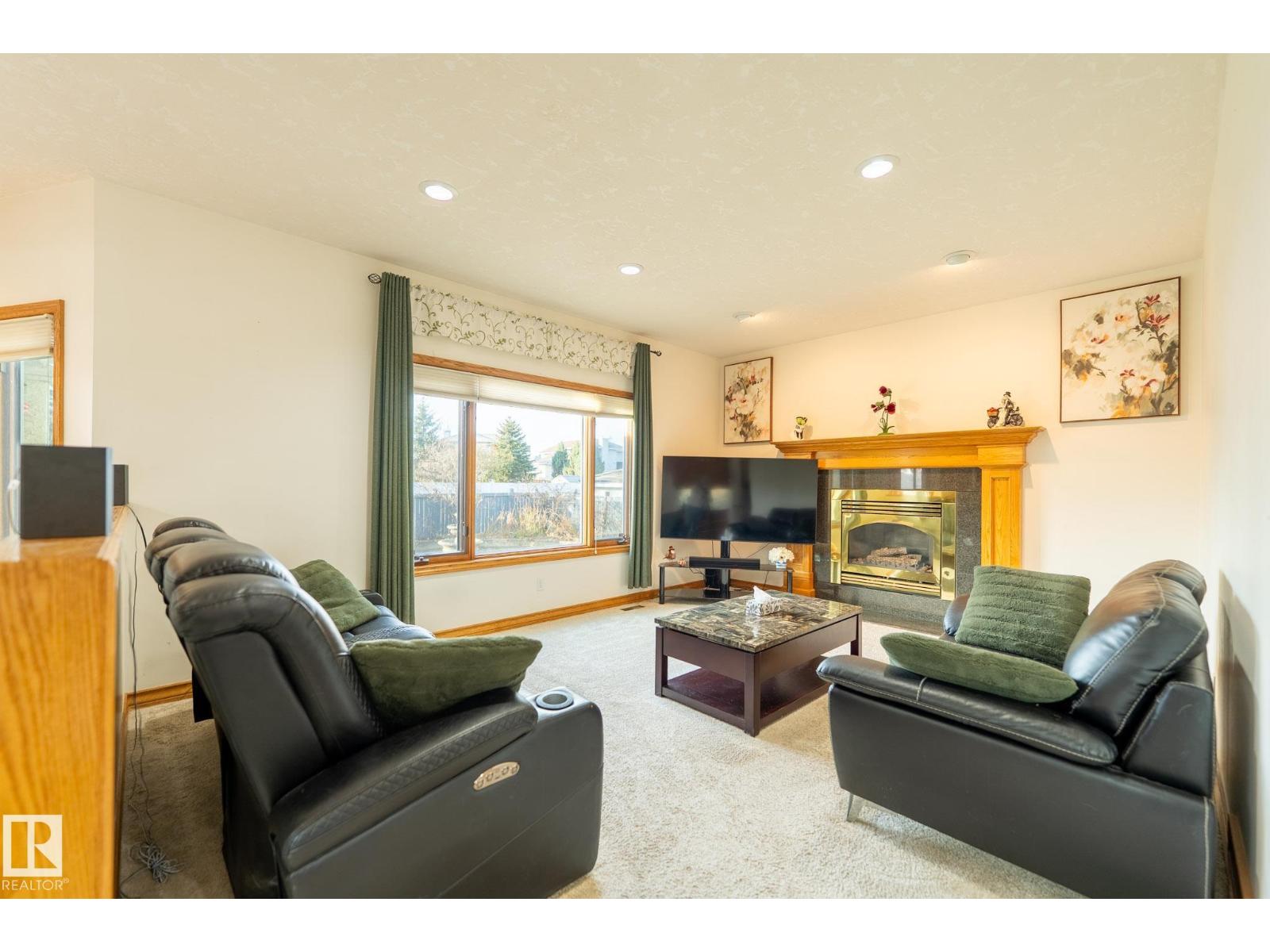 11363 10 AV NW, Edmonton — photo 19