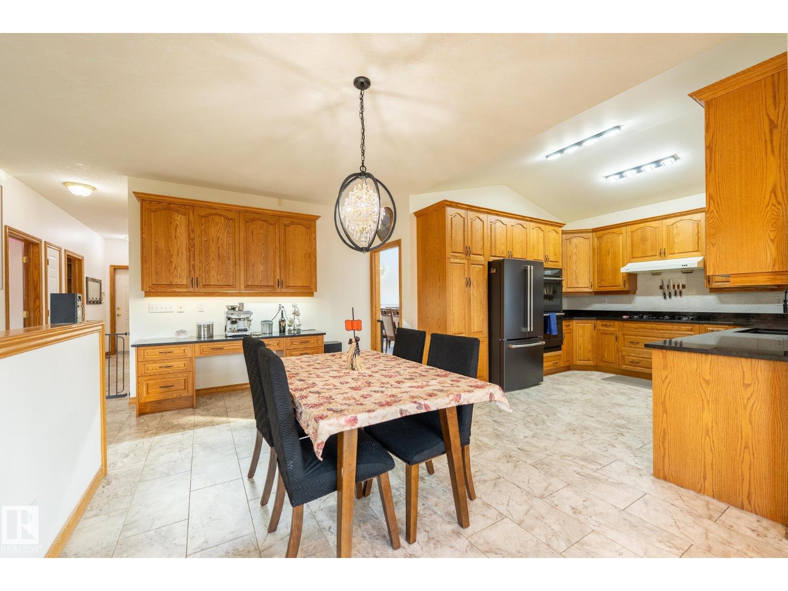 11363 10 AV NW, Edmonton — photo 24