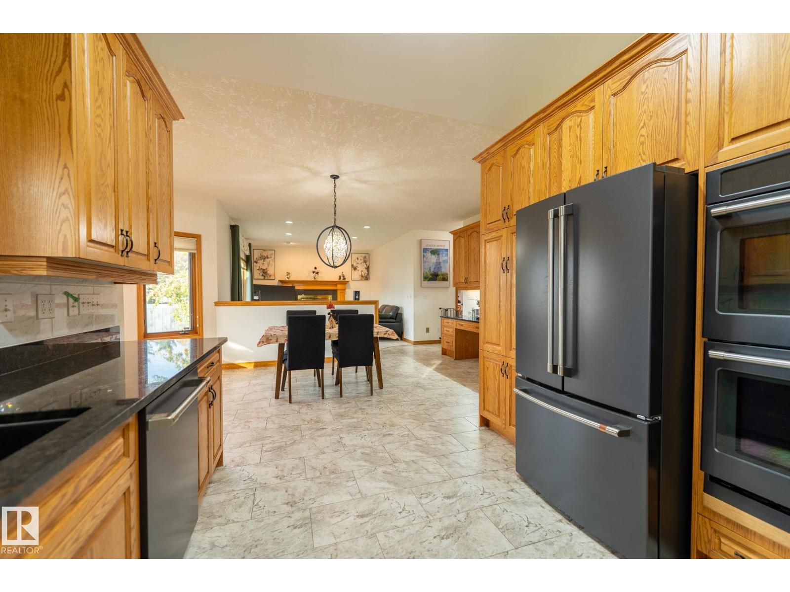 11363 10 AV NW, Edmonton — photo 31
