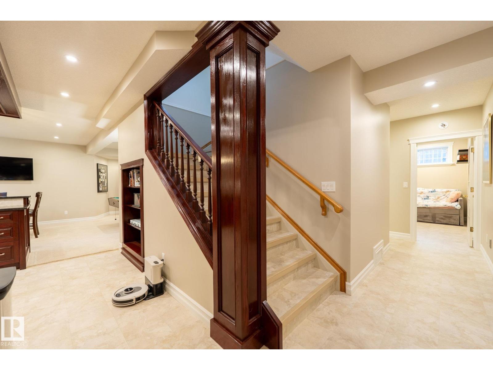 11363 10 AV NW, photo 52 of 75
