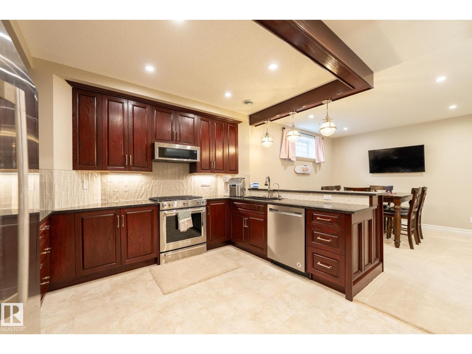 11363 10 AV NW, photo 53 of 75