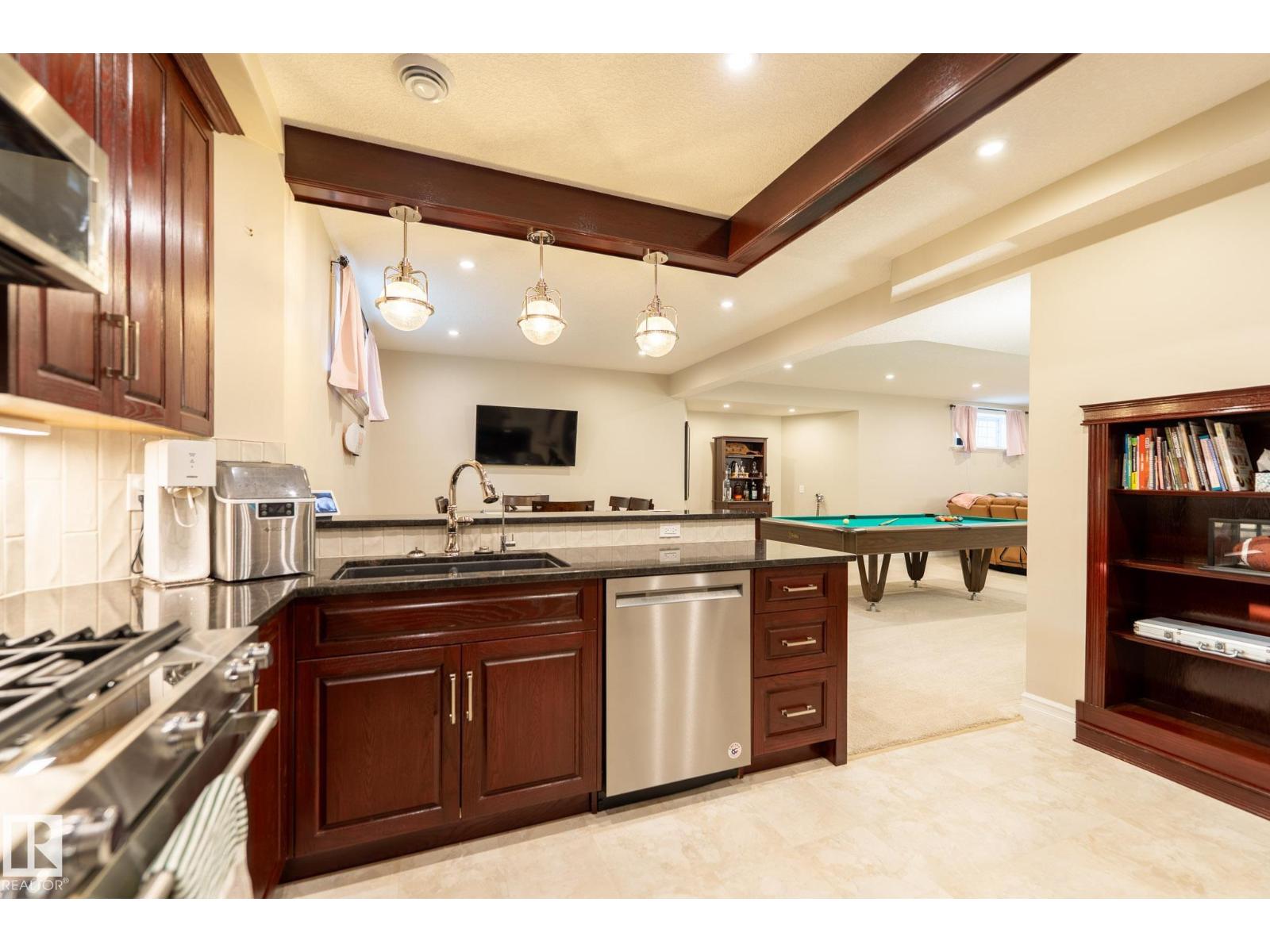 11363 10 AV NW, photo 57 of 75