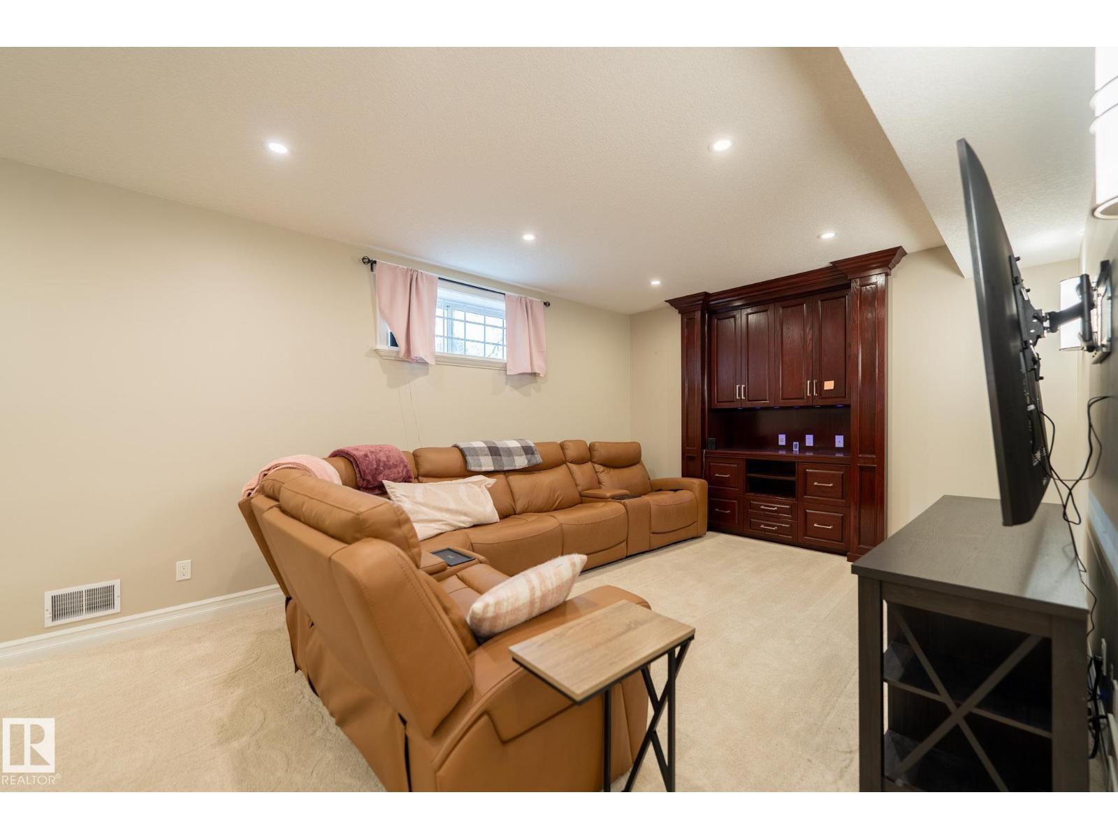 11363 10 AV NW, photo 62 of 75