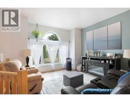 227 Meadowbrook Drive, Brooks — photo 4