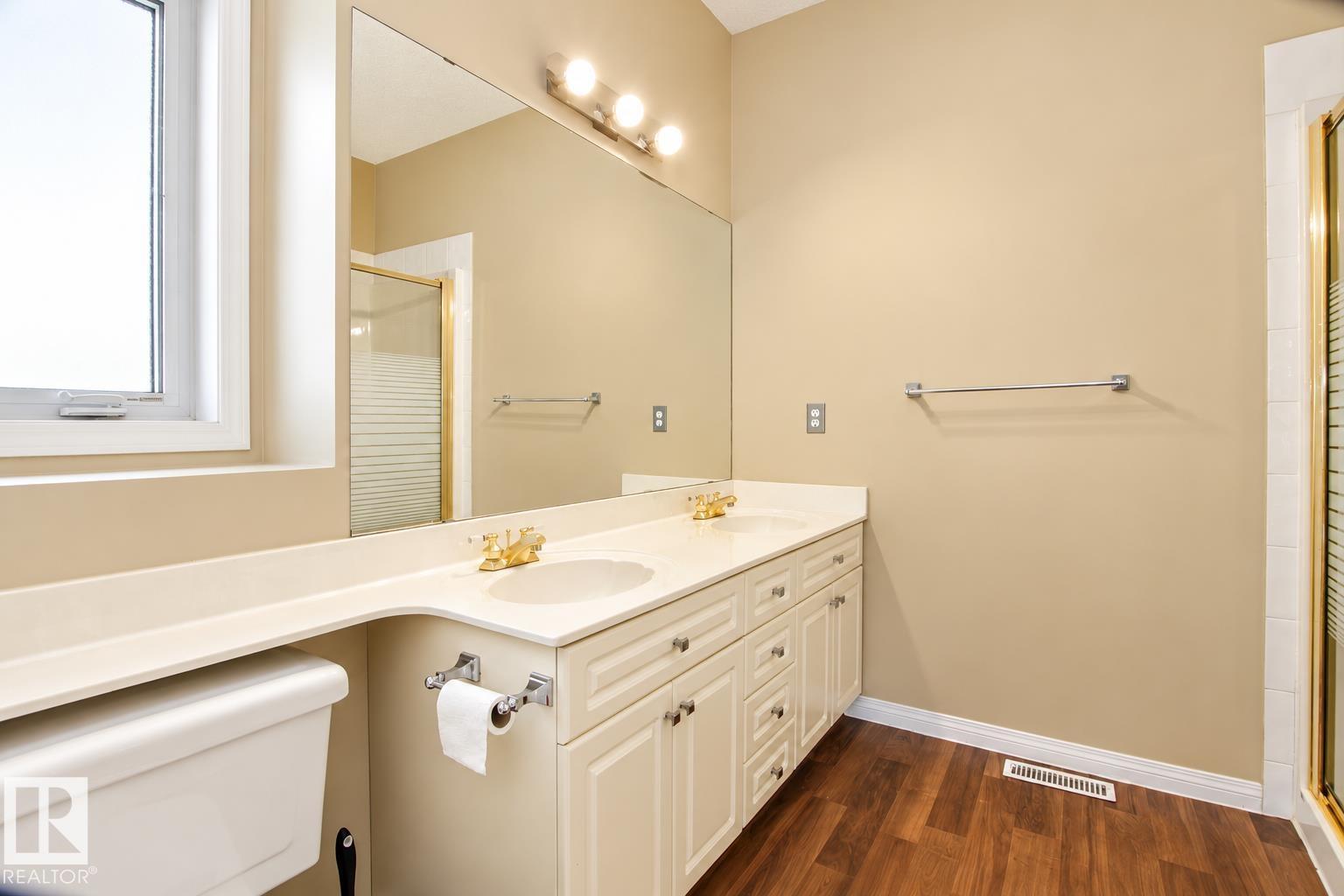 Property photograph 10 for MLS E4514642