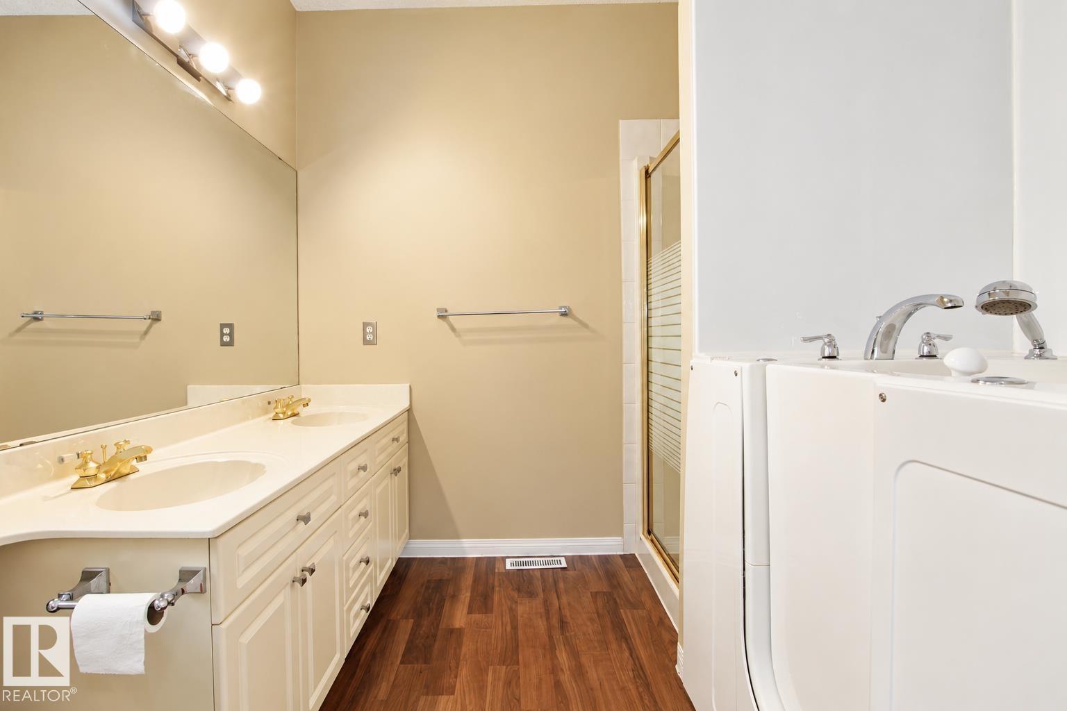 Property photograph 11 for MLS E4514642