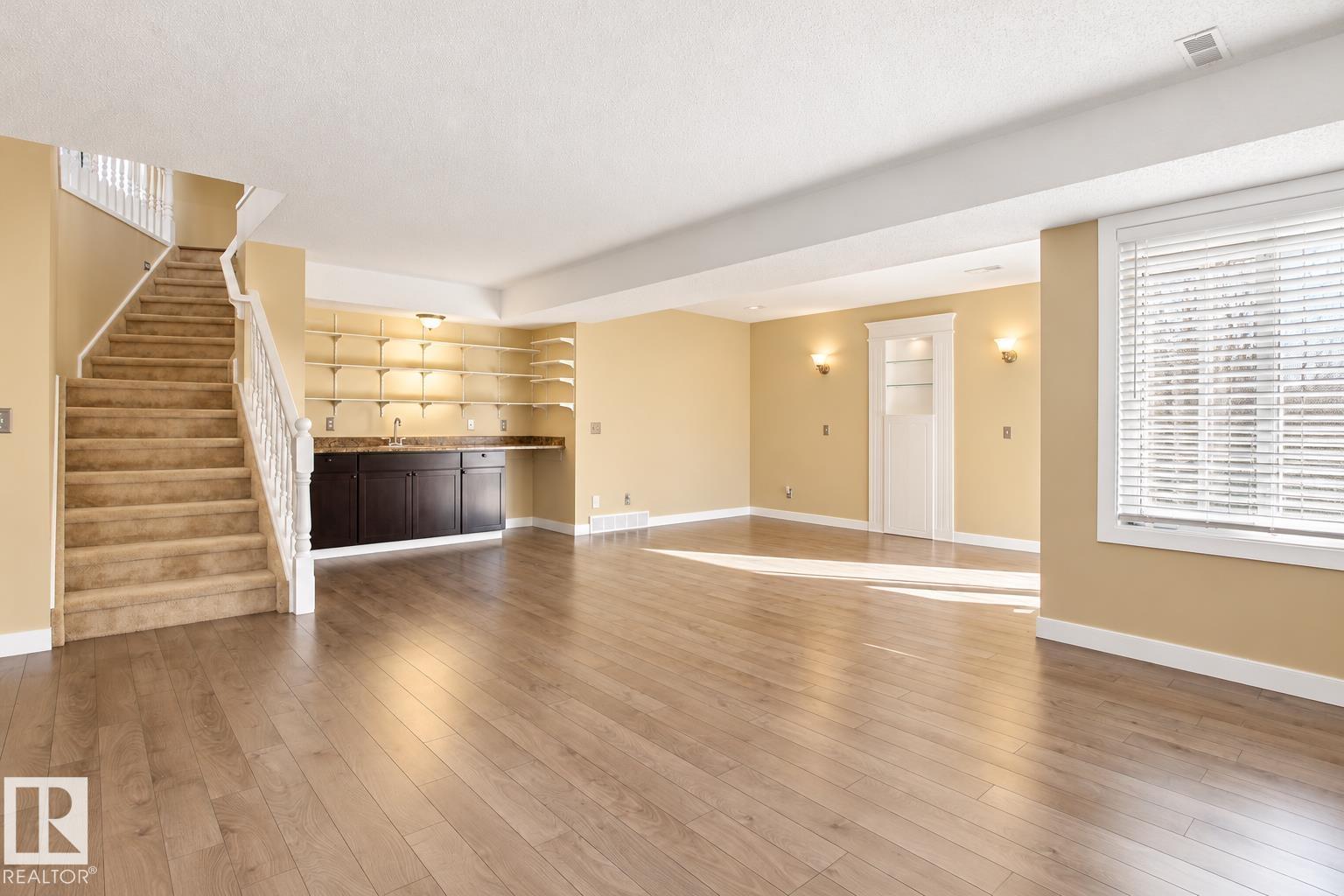 Property photograph 37 for MLS E4514642