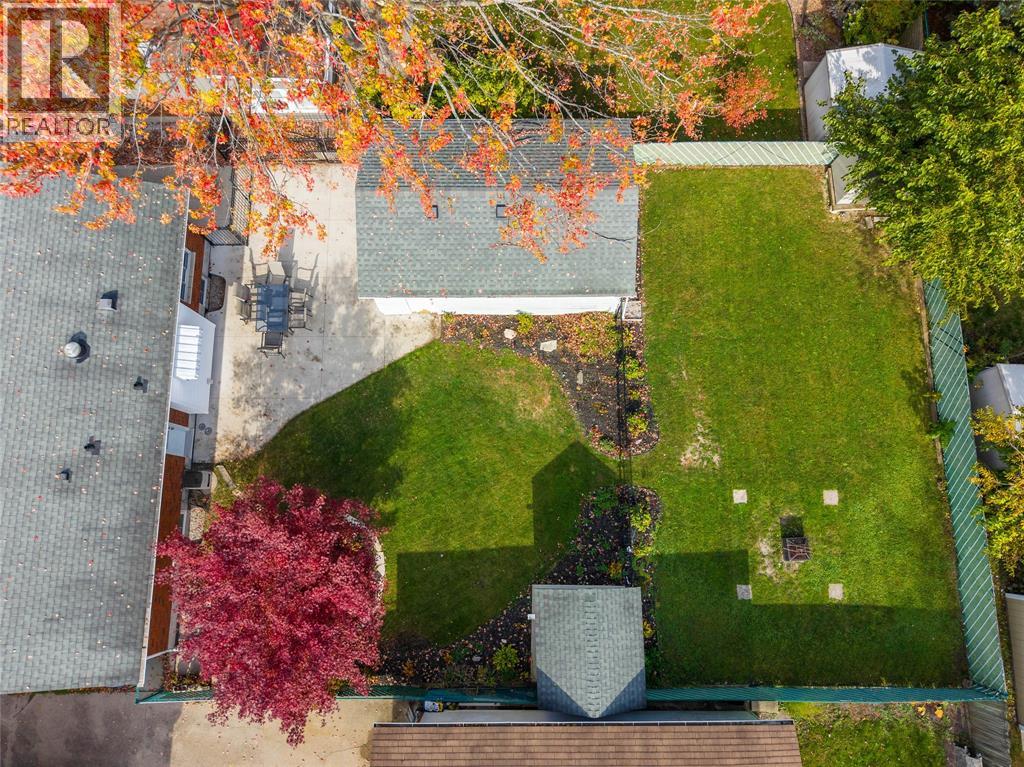 1084 HAGLE STREET - 32