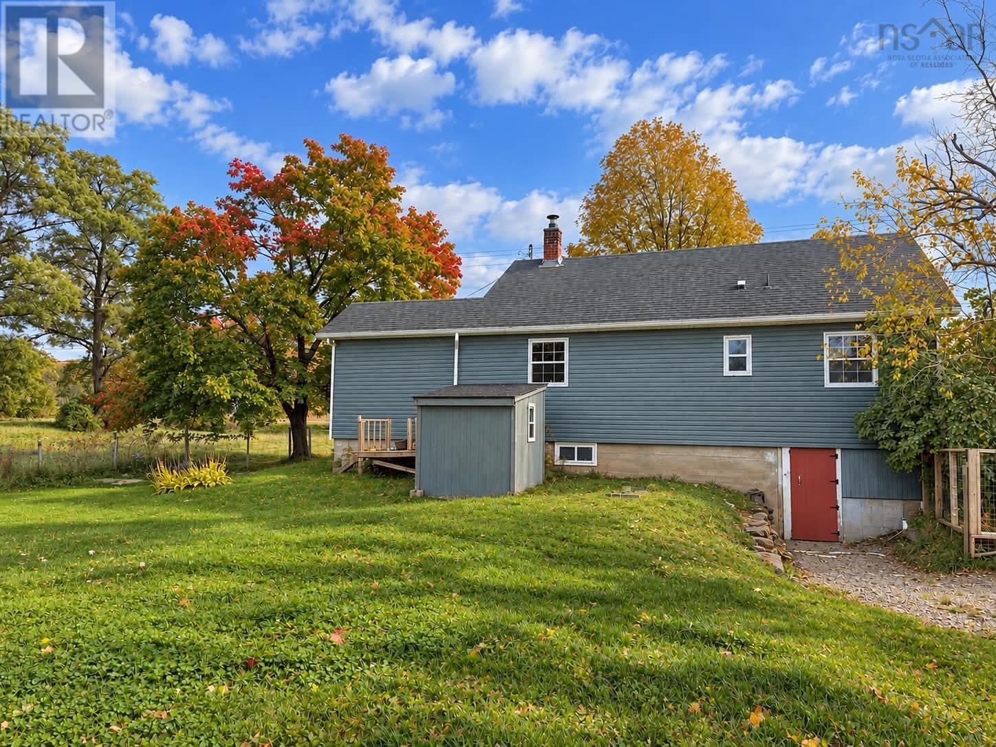 149 Windsor Back Road, photo 8