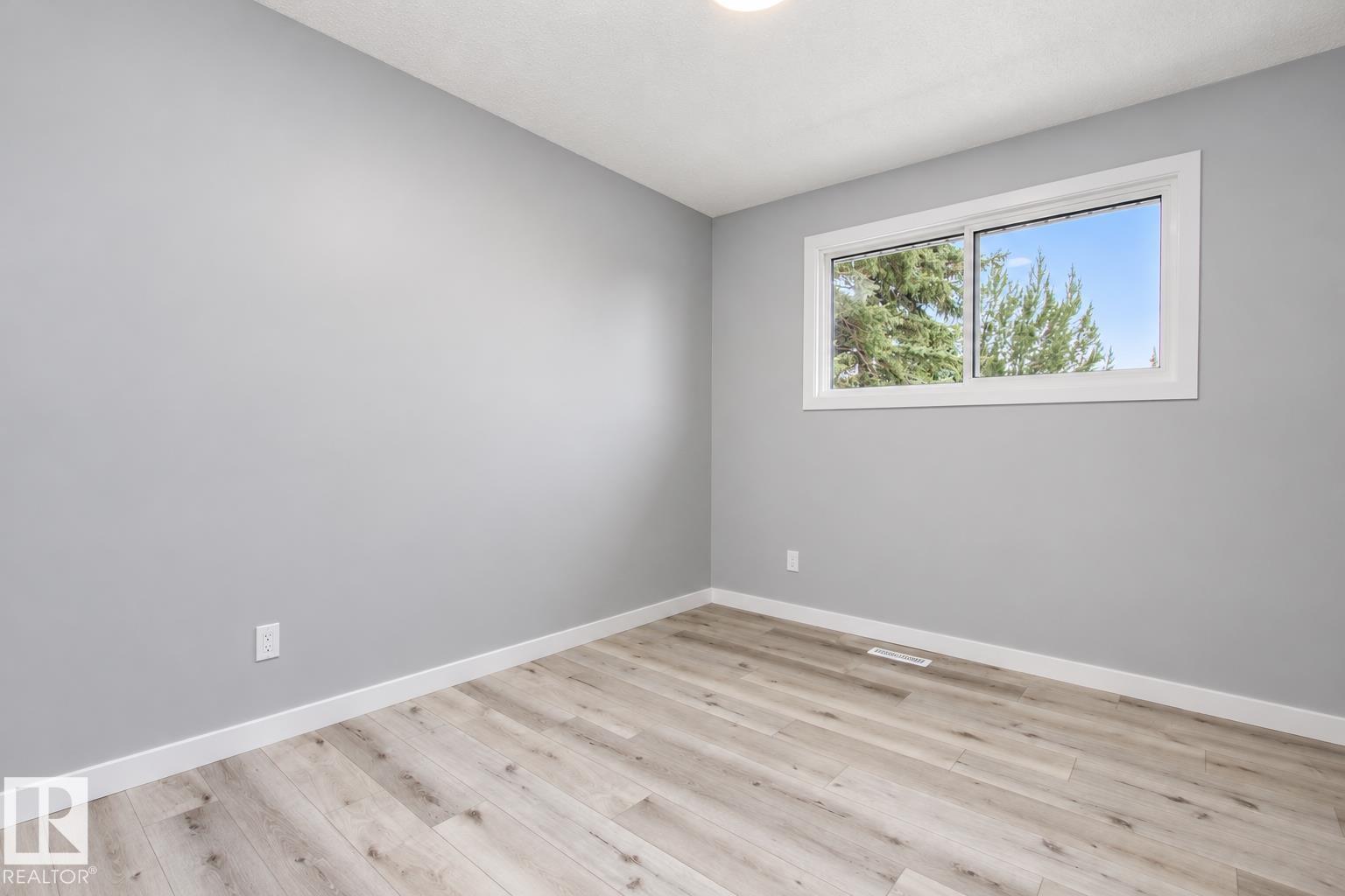 Property photograph 16 for MLS E4514643