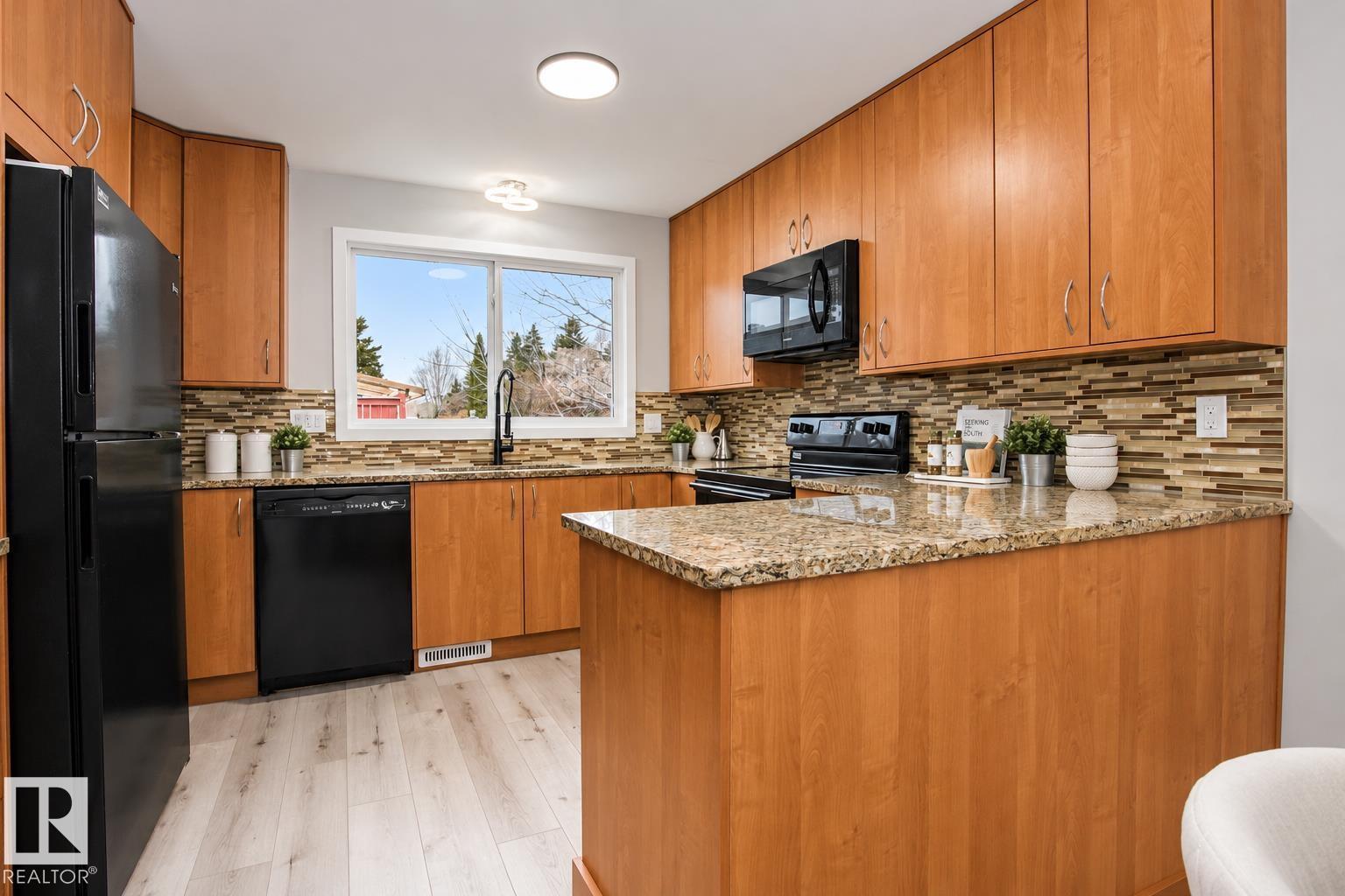 Property photograph 10 for MLS E4514643