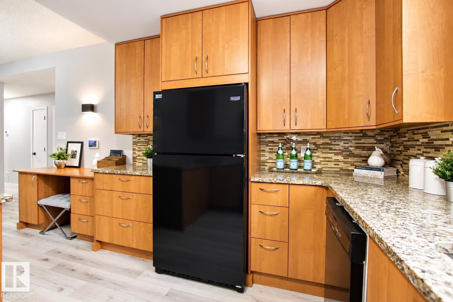 Property photograph 13 for MLS E4514643
