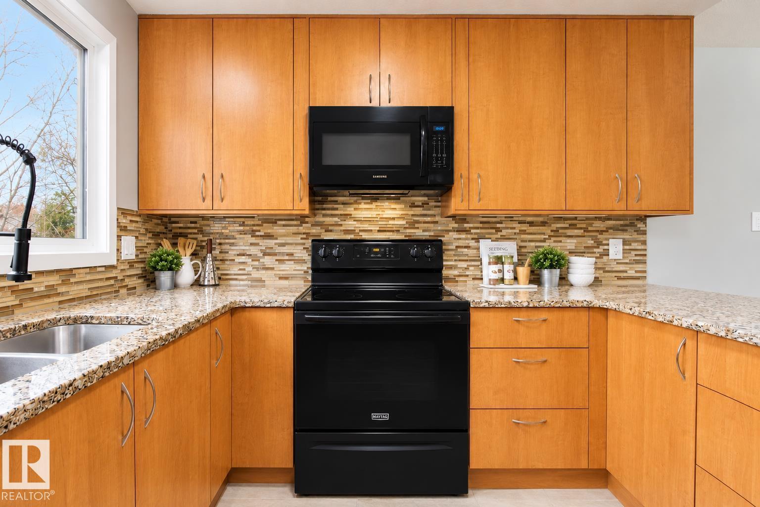 Property photograph 12 for MLS E4514643