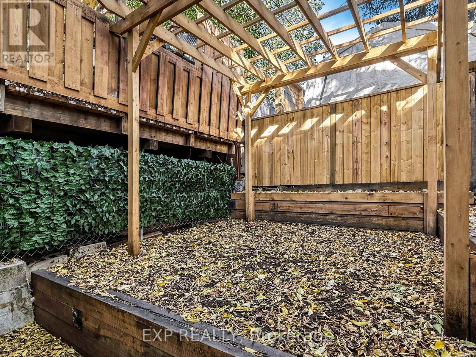 827 CRAVEN ROAD - 23