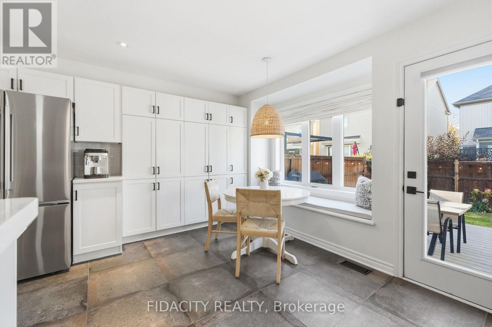 206 MISTRAL WAY - 21