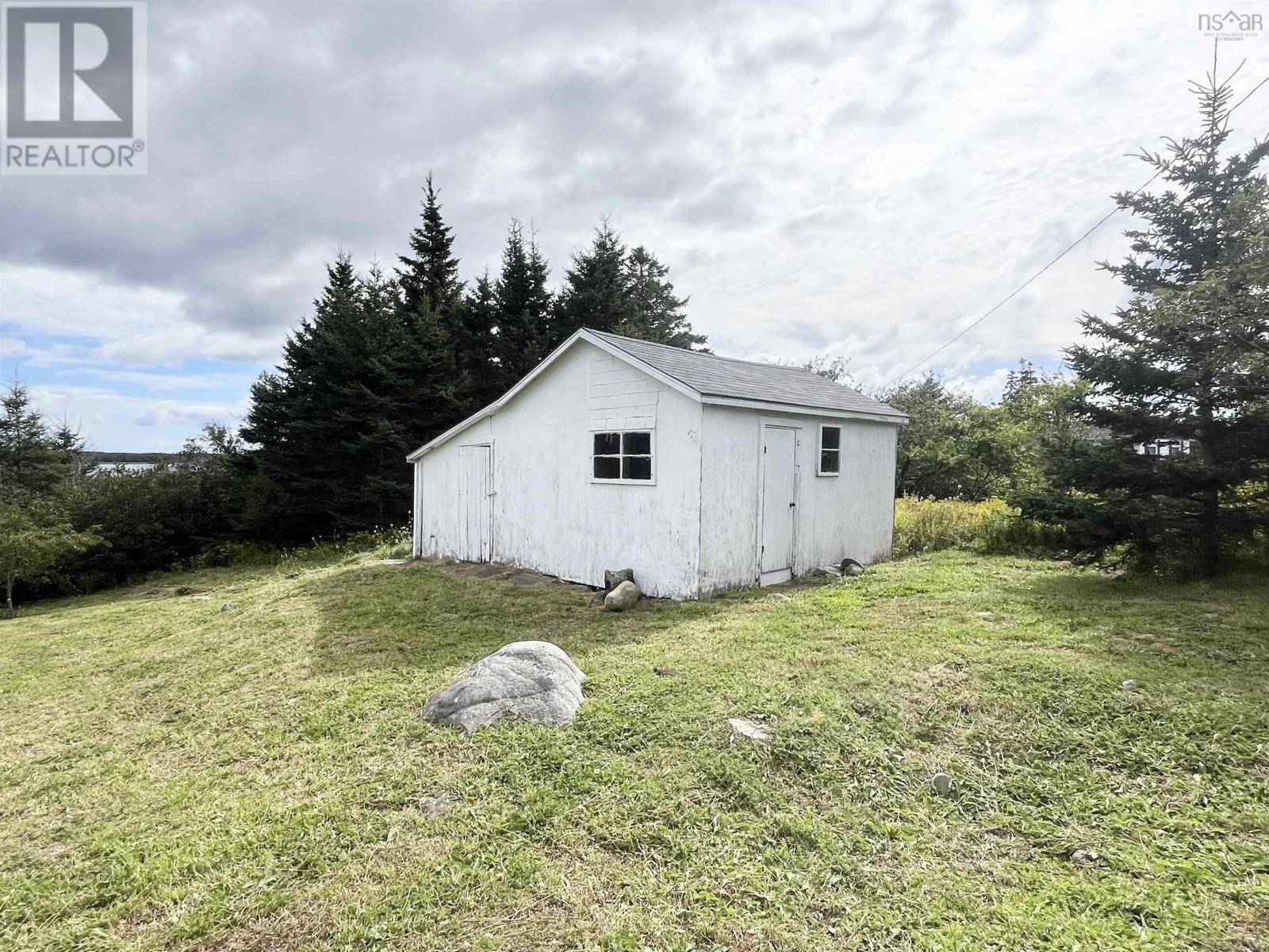 2105 Port Latour Road - 37