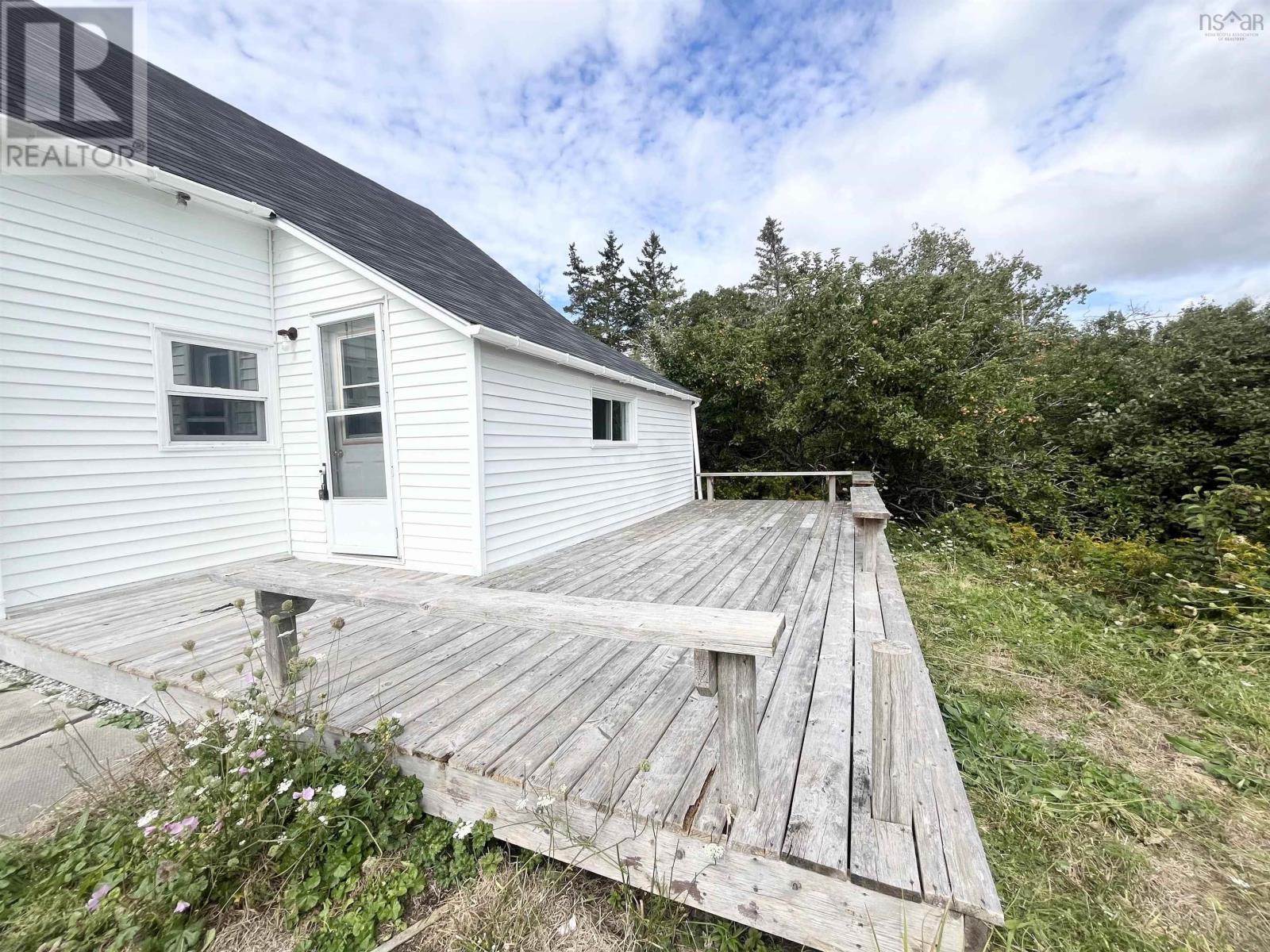 2105 Port Latour Road - 33
