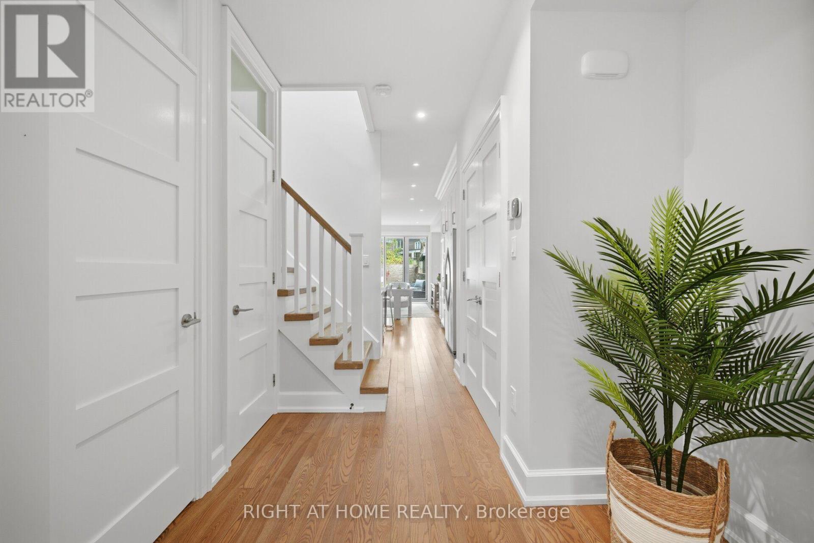 32 EASTMOUNT AVENUE - 7