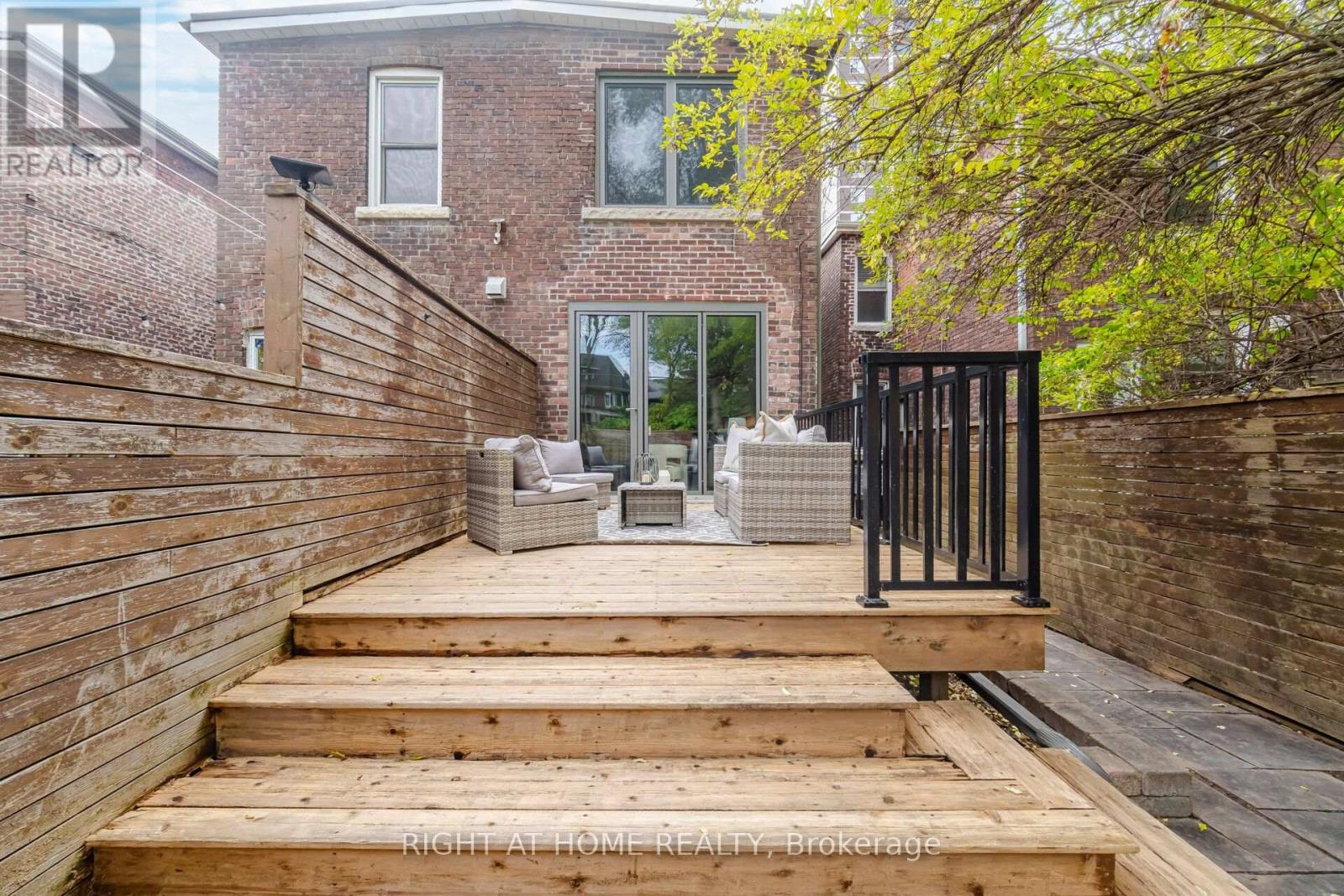 32 EASTMOUNT AVENUE - 41