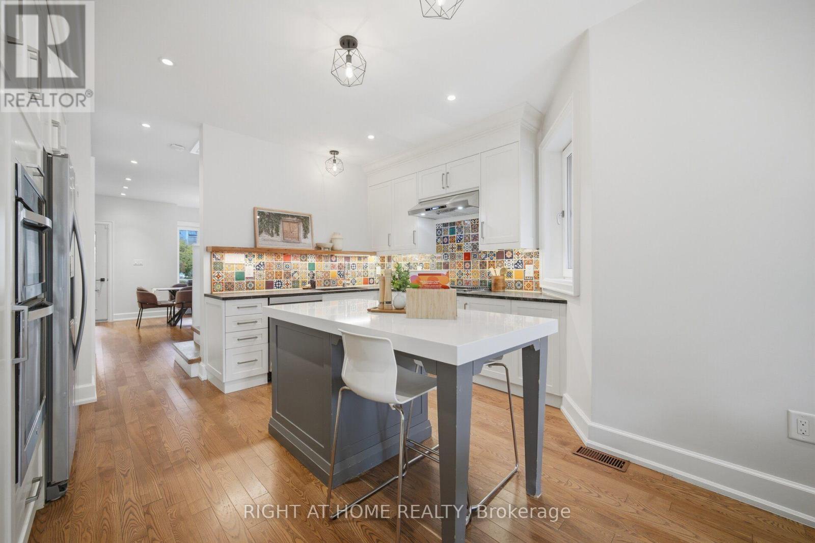 32 EASTMOUNT AVENUE - 8