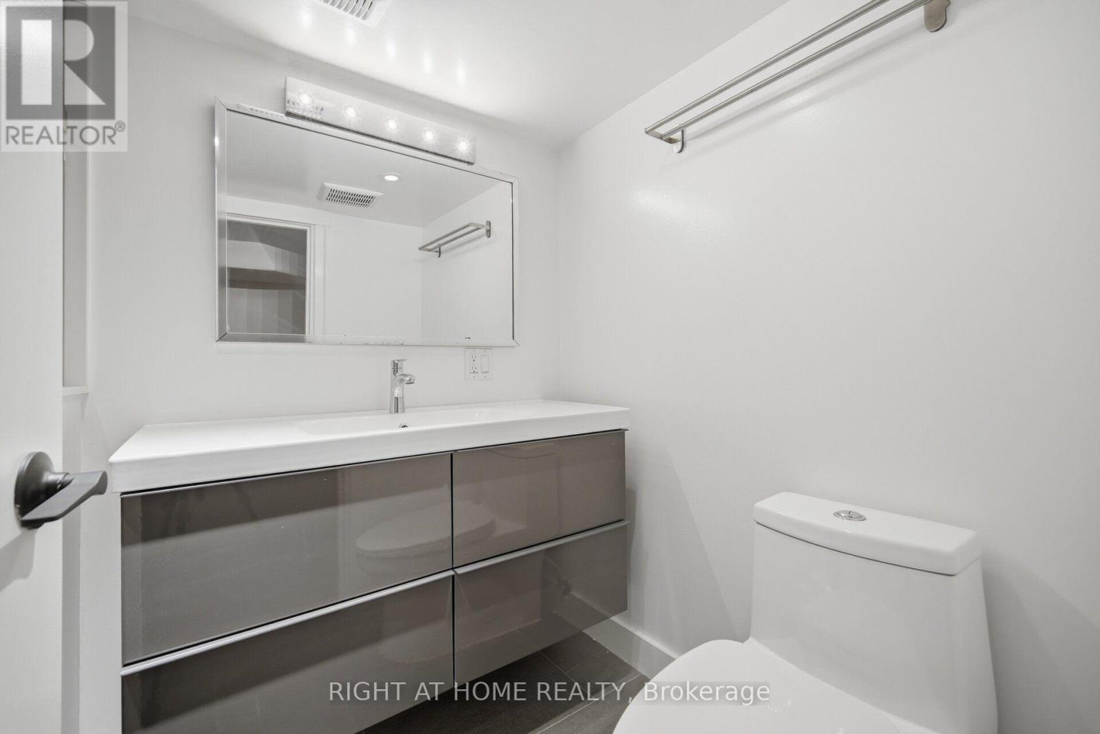 32 EASTMOUNT AVENUE - 33