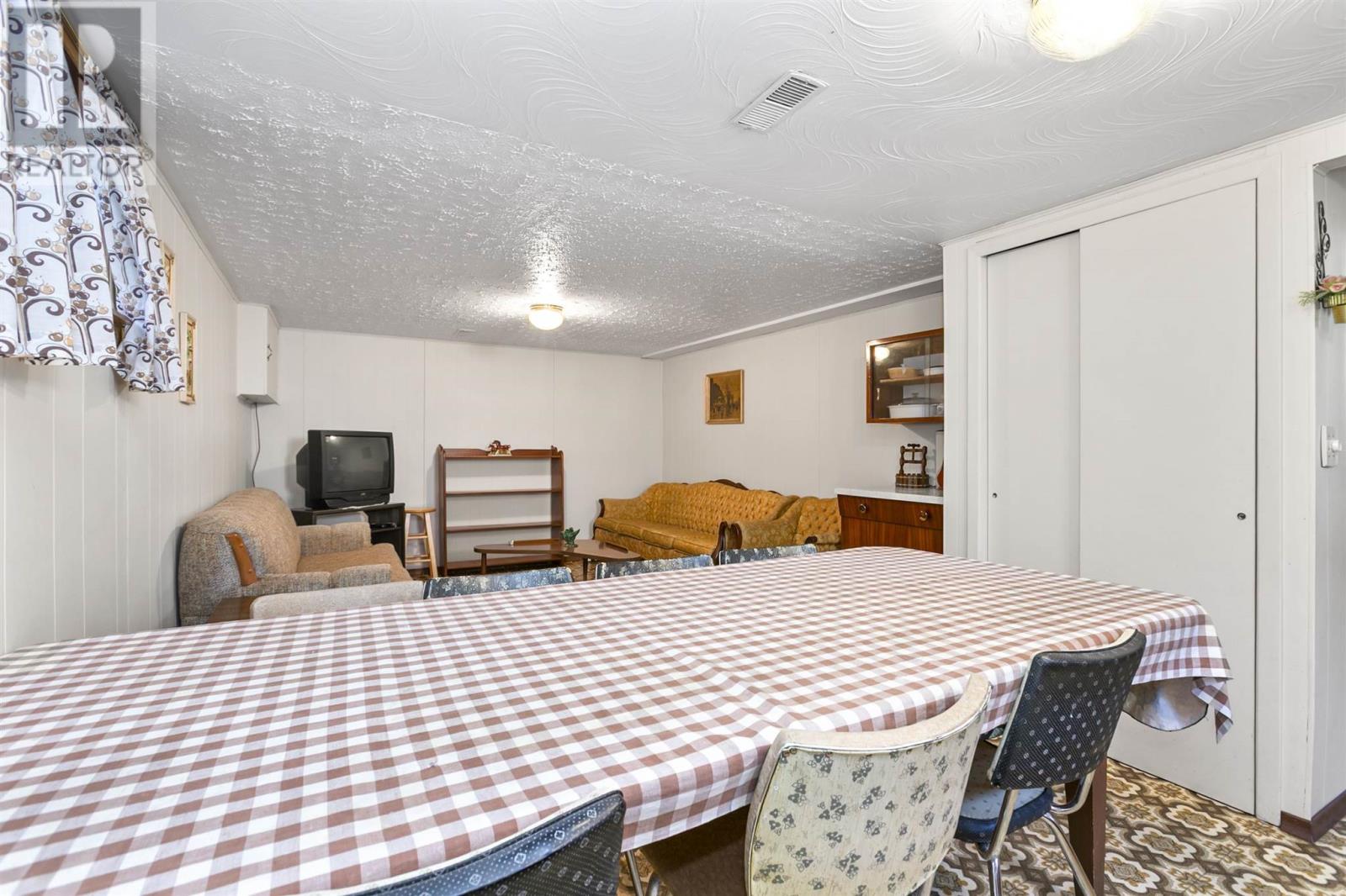 63 Murton AVE - 39