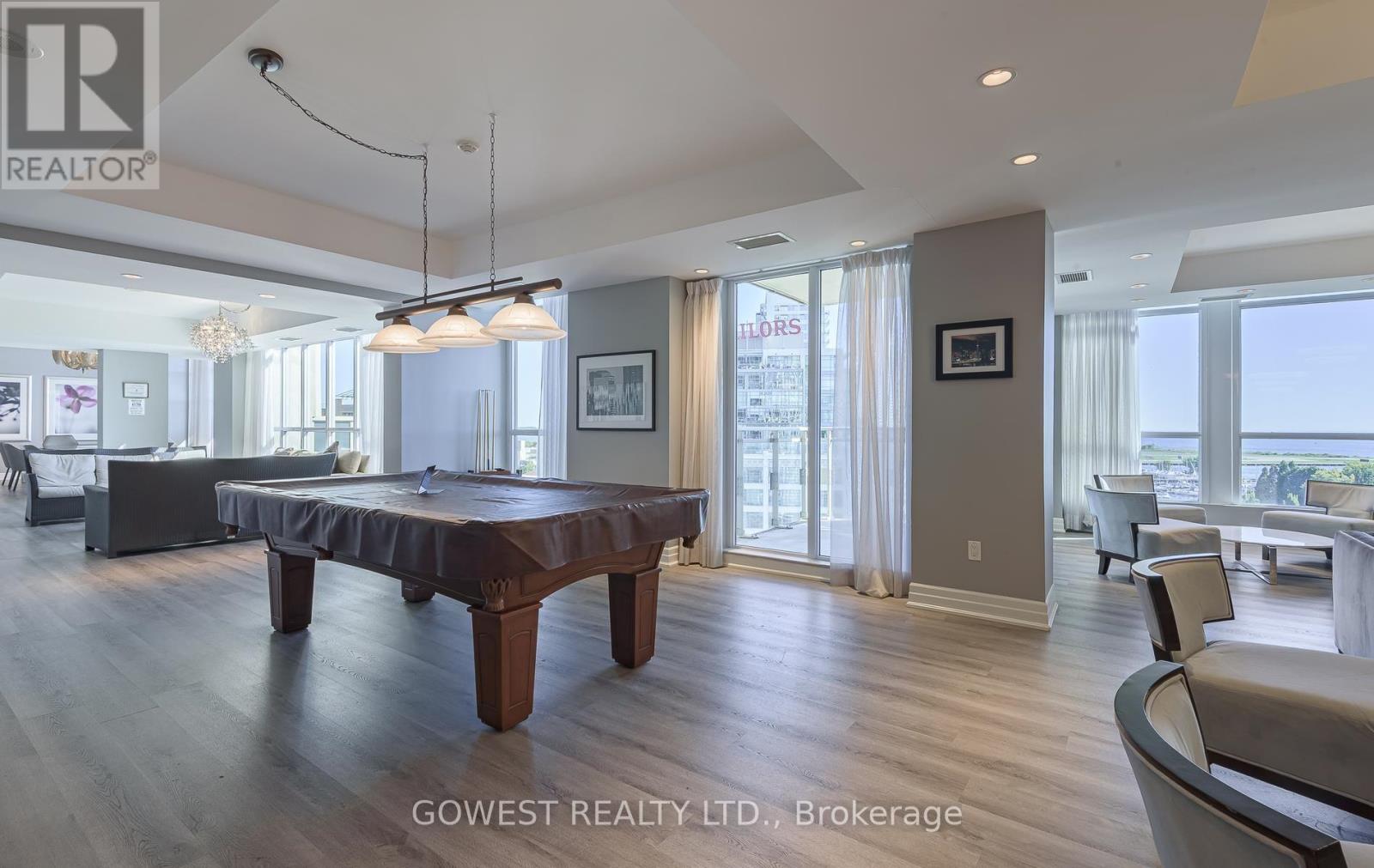 #906 628 FLEET STREET - 41