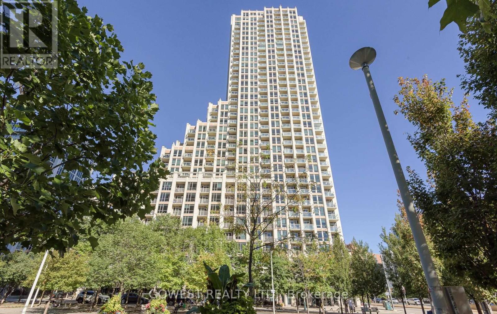 #906 628 FLEET STREET - 50
