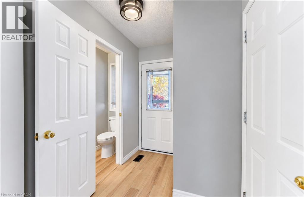 61 CHESTERTON Lane — photo 3