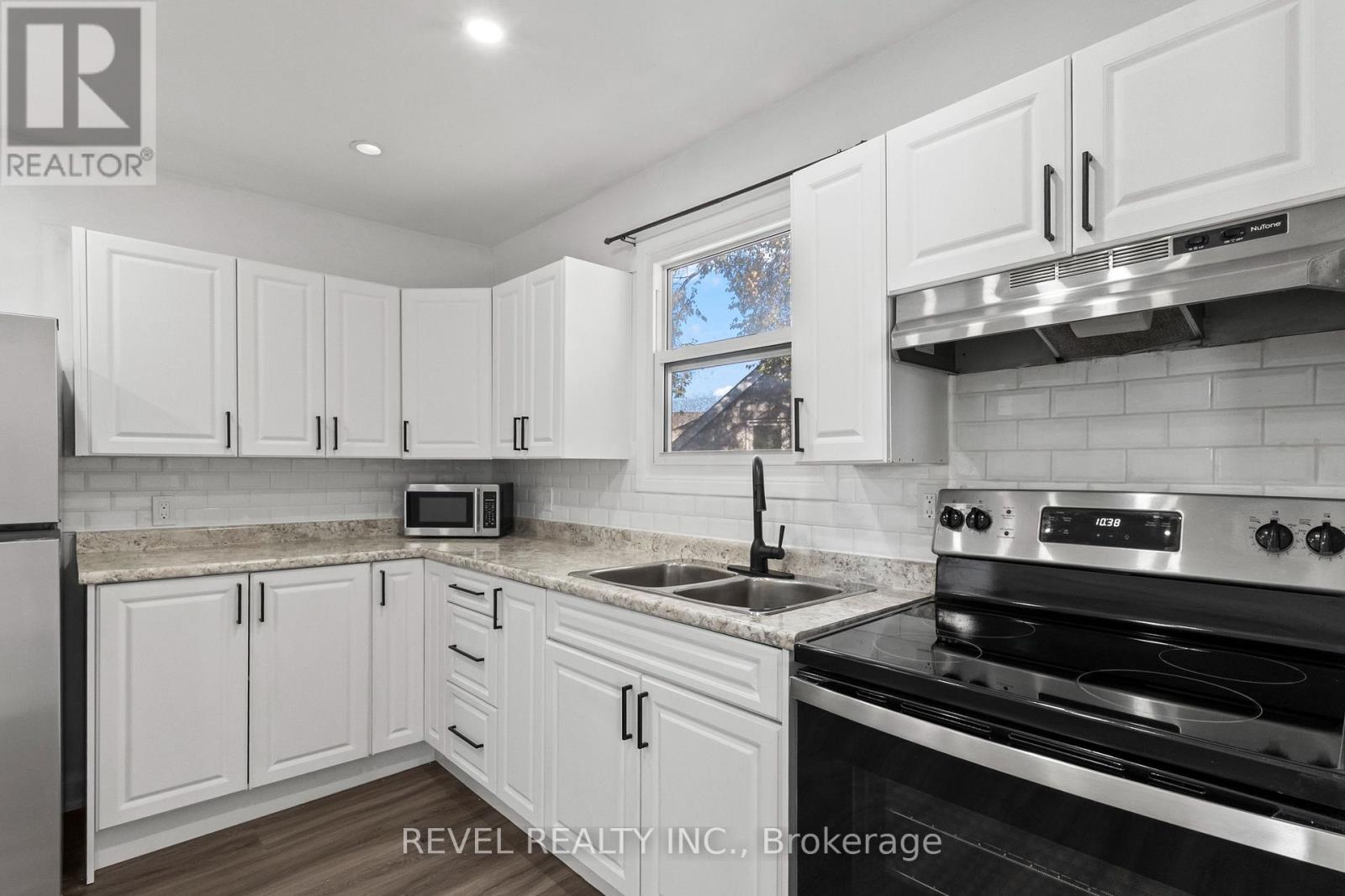 Unit 2- 1100 Simcoe Street South, Oshawa, ON photo 14
