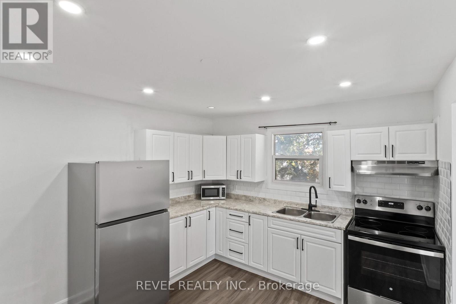 Unit 2- 1100 Simcoe Street South, Oshawa, ON photo 17