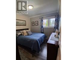 25 Forest Road thumbnail 9