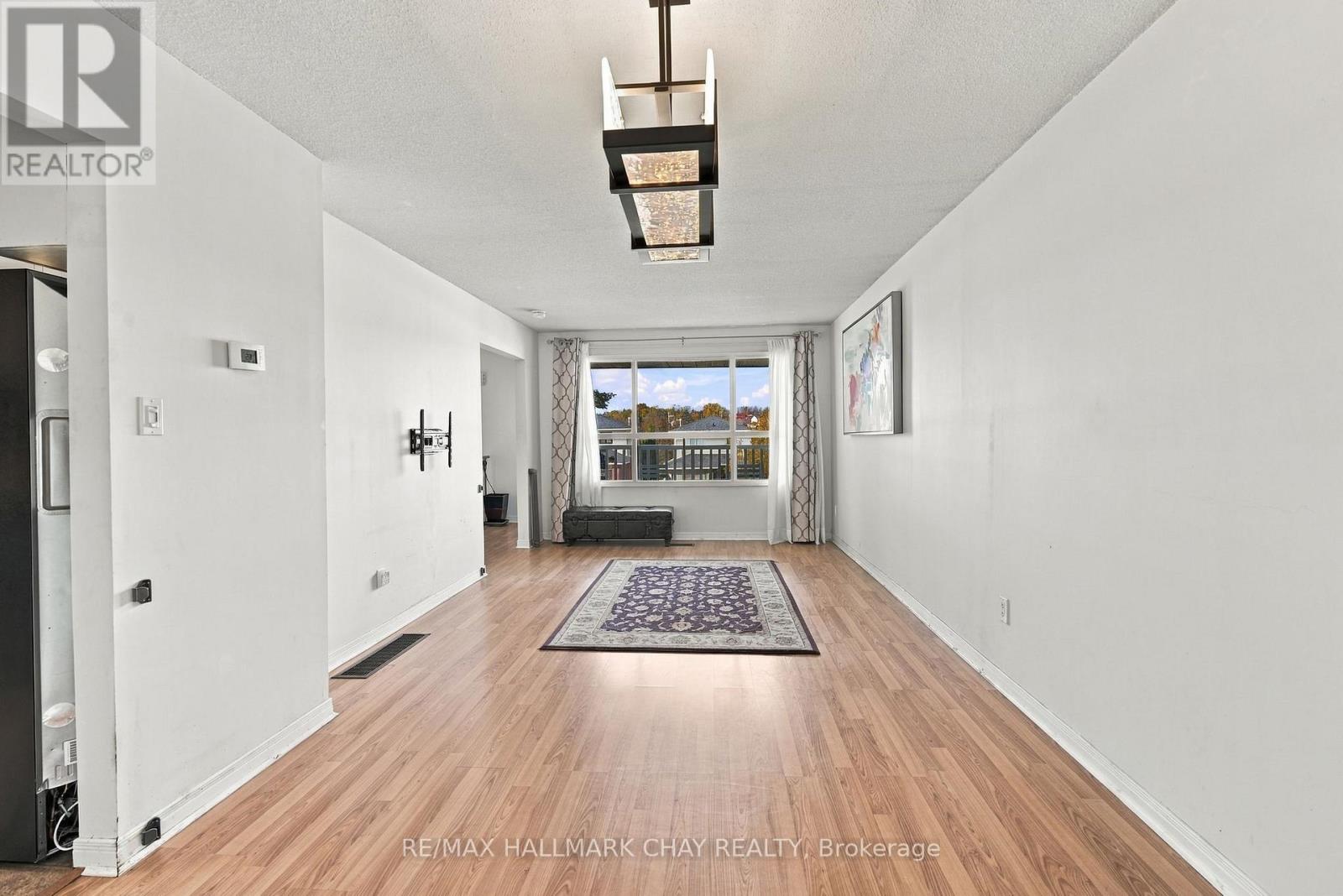 61 Turner Court, Bradford West Gwillimbury photo 10