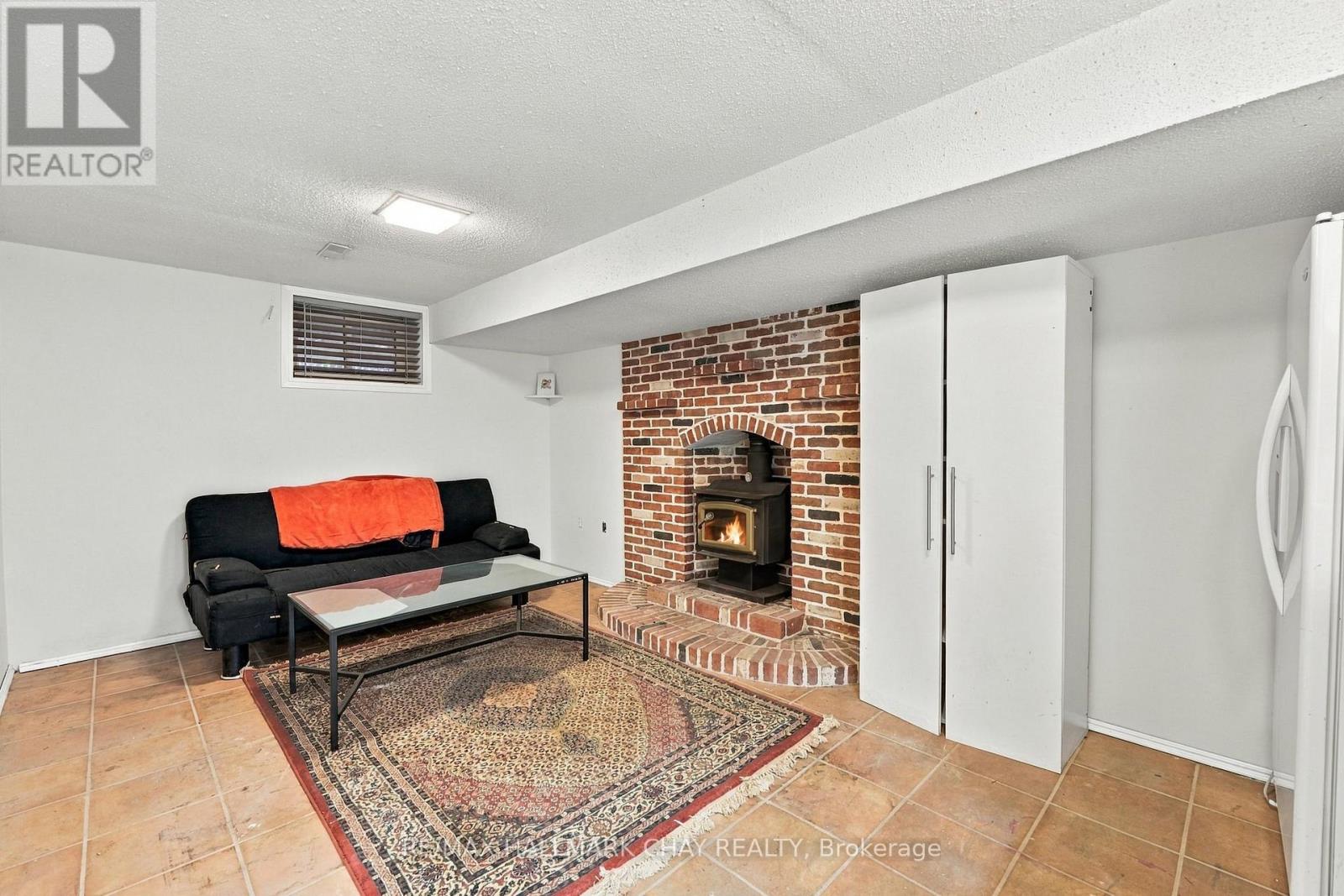 61 Turner Court, Bradford West Gwillimbury photo 21
