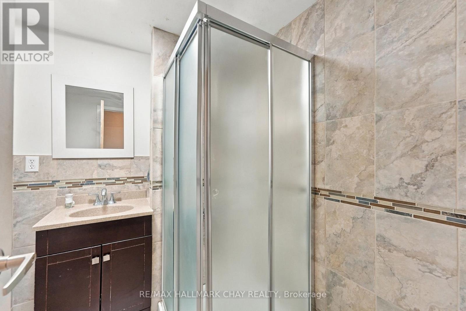 61 Turner Court, Bradford West Gwillimbury photo 25