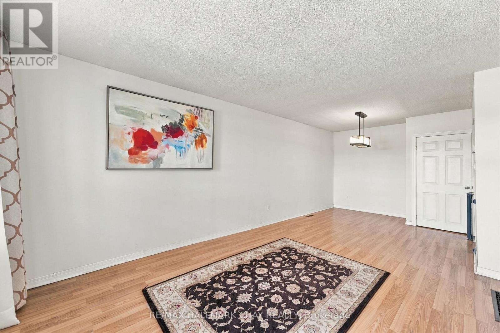 61 Turner Court, Bradford West Gwillimbury photo 7
